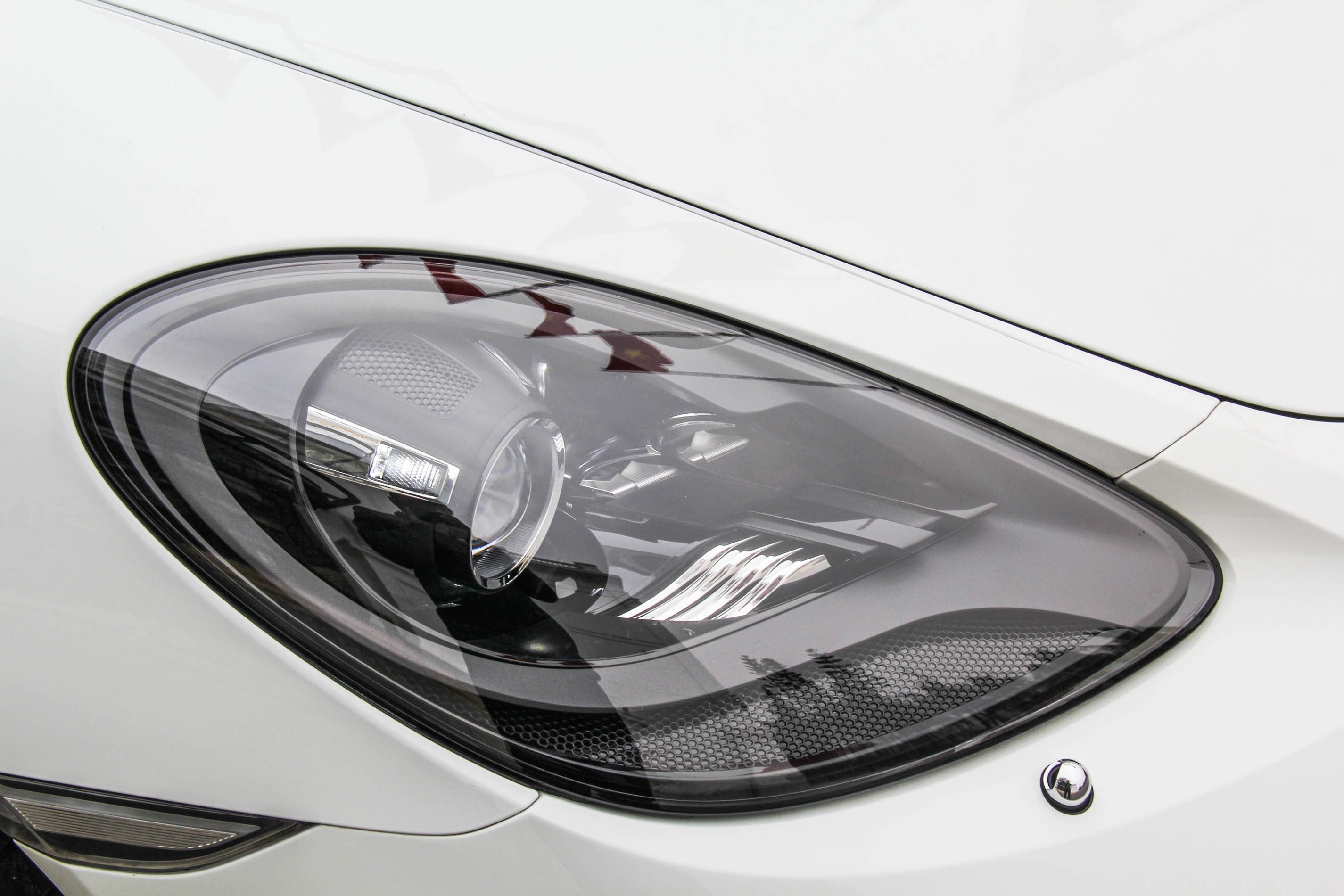 Xe mui trần hạng sang chọn 718 Boxster hay F-Type Convertible ảnh 6 Xe mui tran hang sang chon 718 Boxster hay F-Type Convertible anh 6