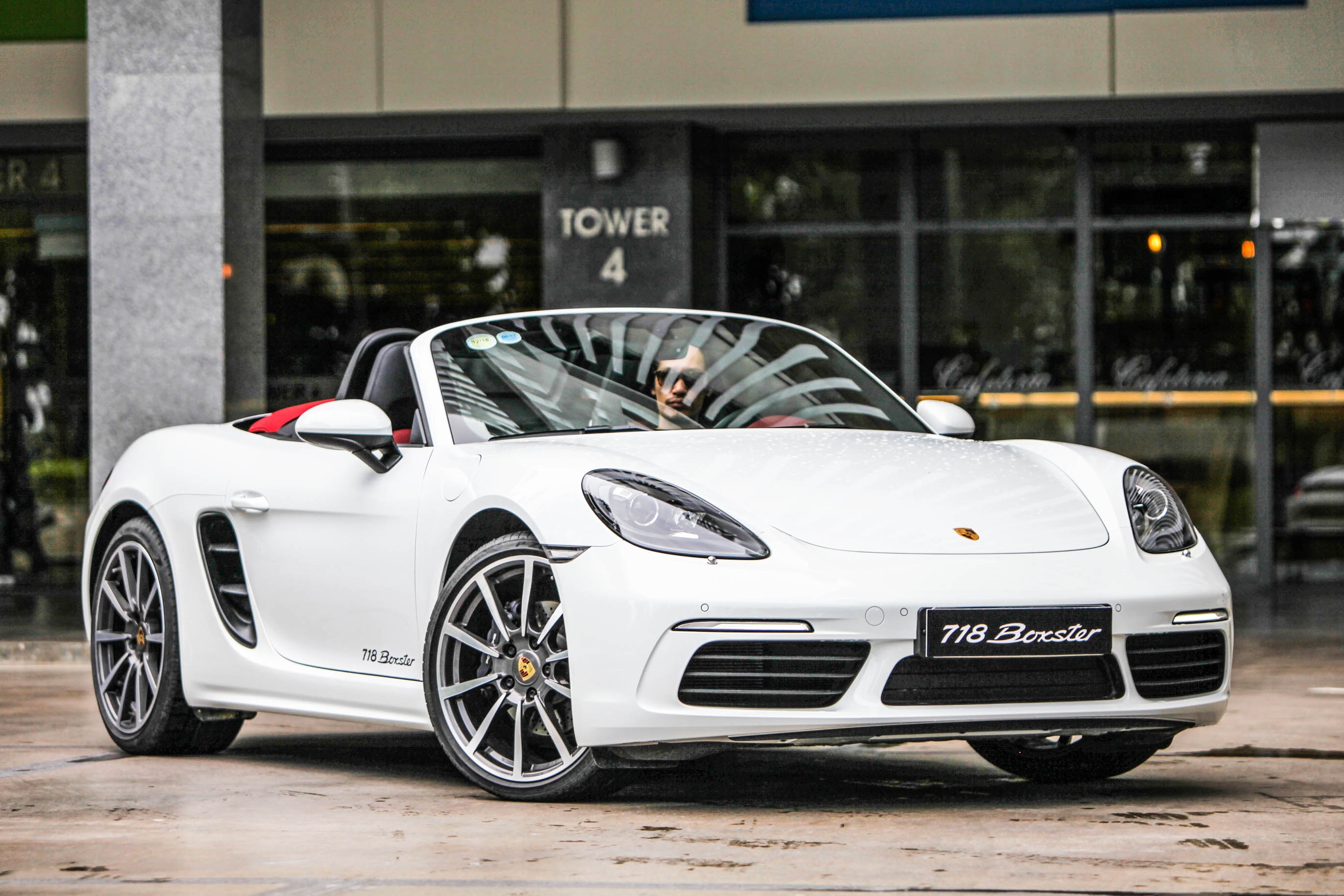 Xe mui trần hạng sang chọn 718 Boxster hay F-Type Convertible ảnh 1 Xe mui tran hang sang chon 718 Boxster hay F-Type Convertible anh 1