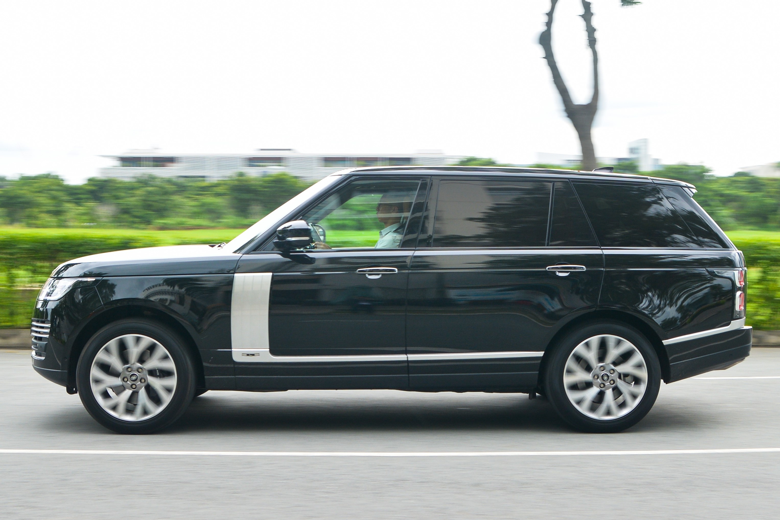 Viet Nam thuoc nhom cac quoc gia mua xe Range Rover dat nhat the gioi hinh anh