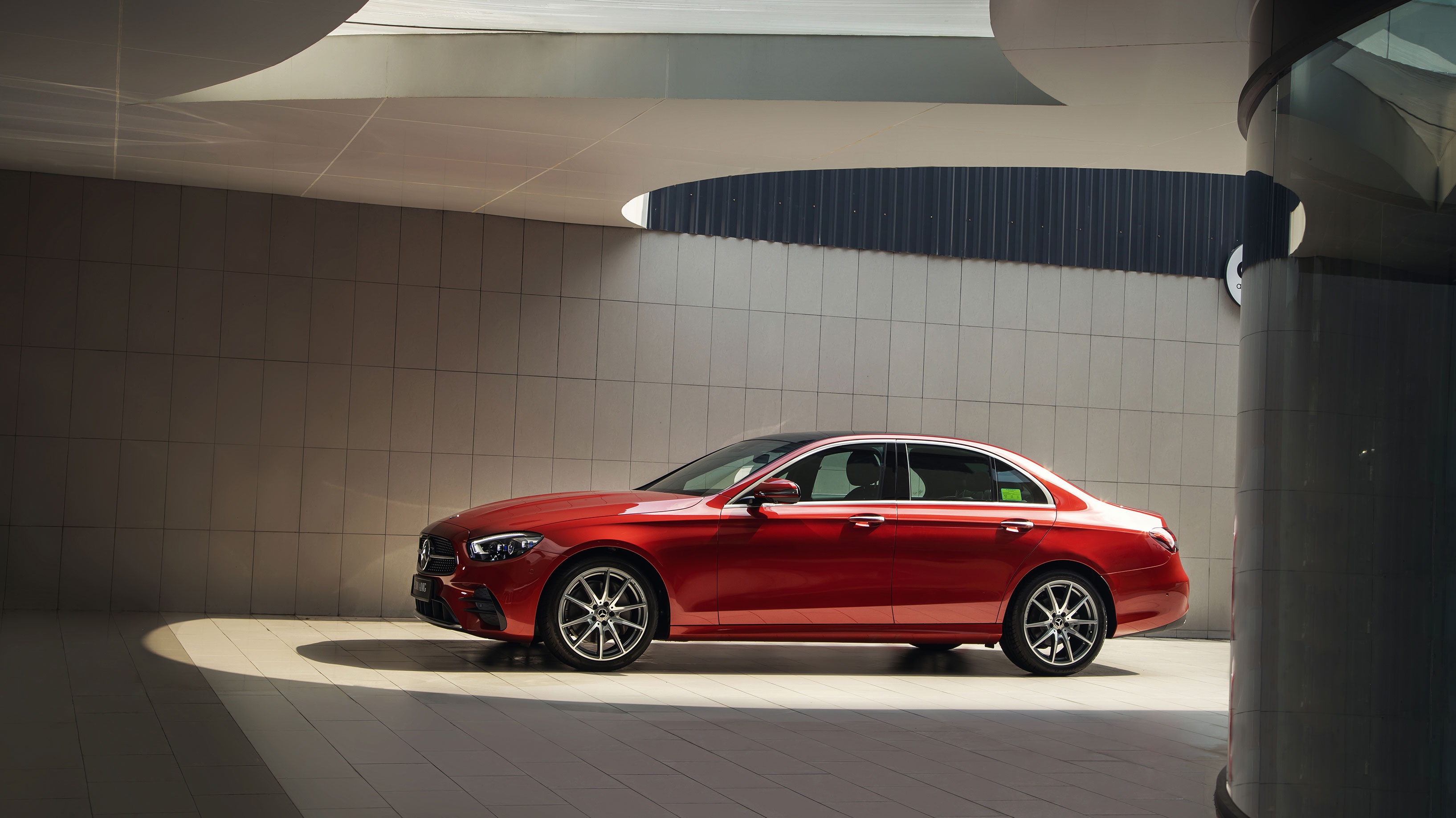 Mercedes-Benz E-Class 2021 duoc ra mat Viet Nam anh 2