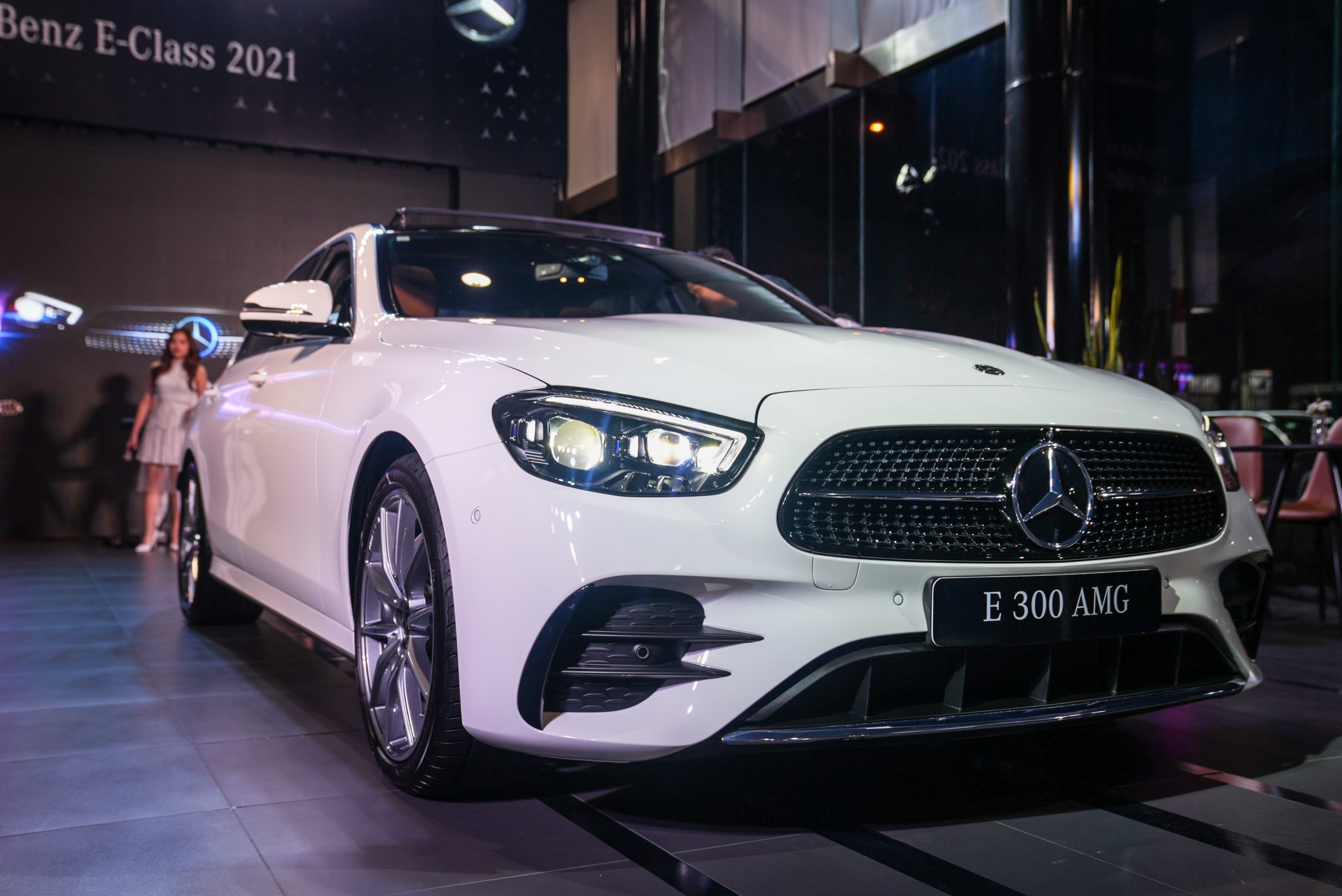 Mercedes-Benz E-Class 2021 duoc ra mat Viet Nam anh 4