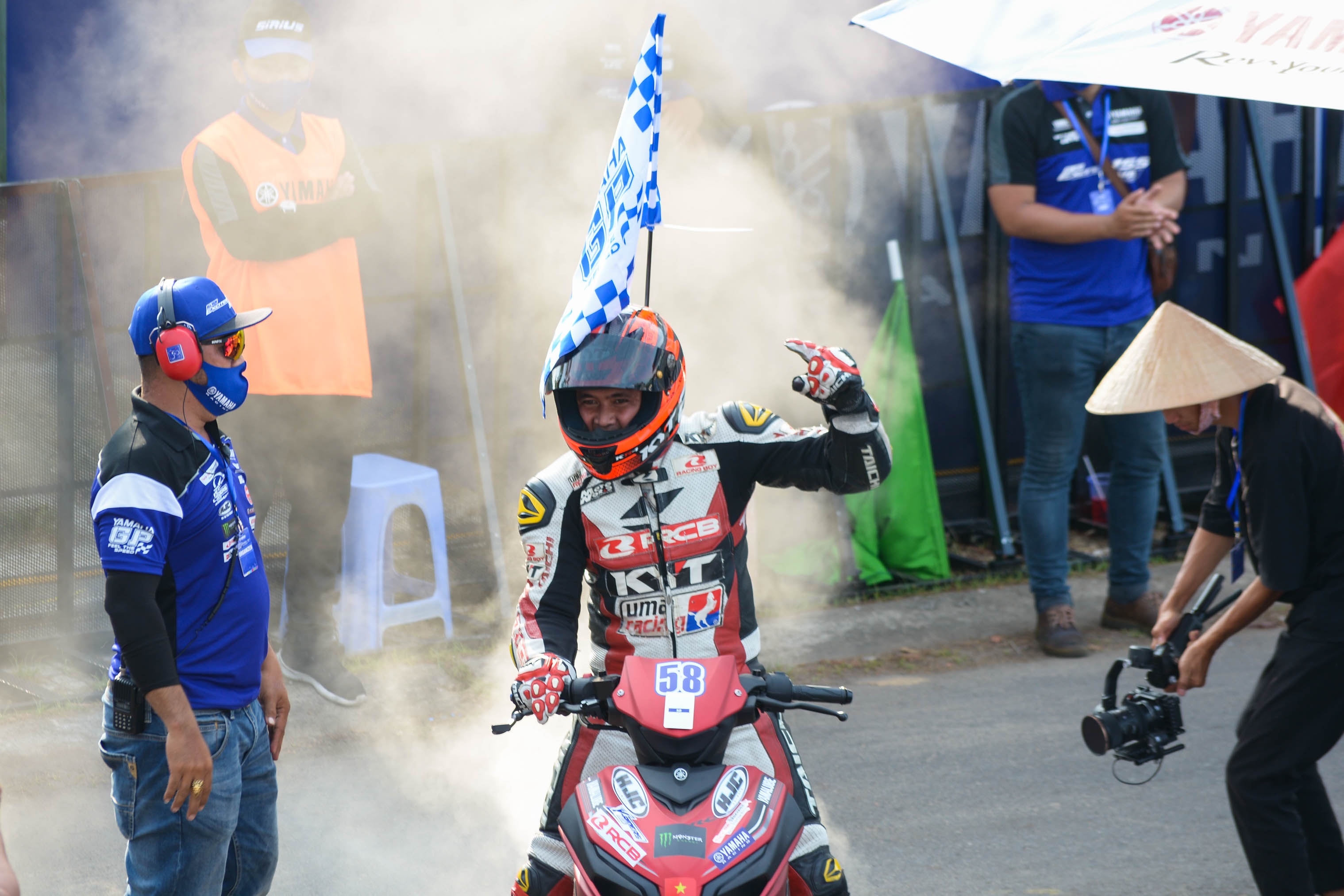 Nhung pha ruot duoi kich tinh tai giai dua xe o Can Tho anh 11