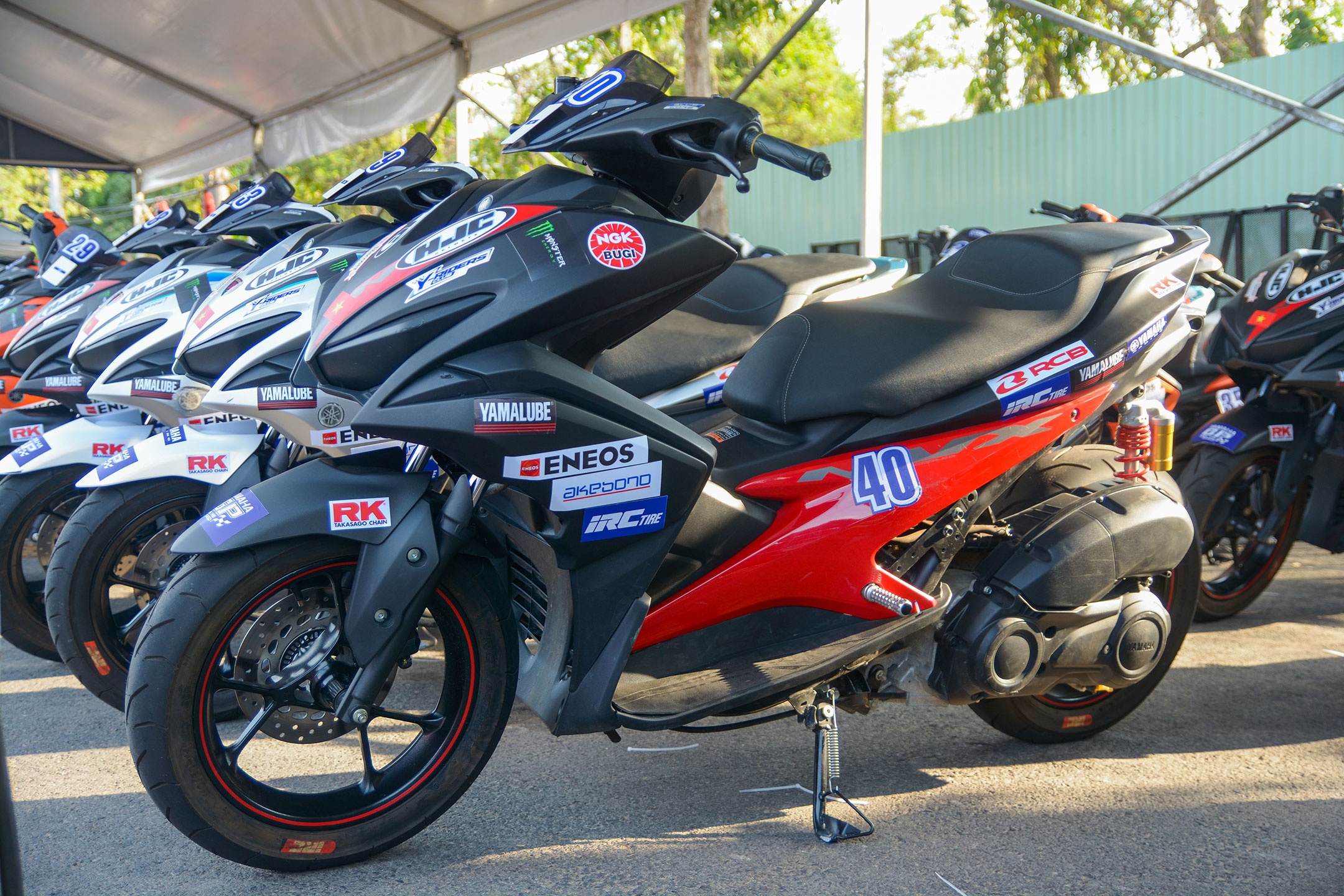 Trai nghiem Yamaha NVX phien ban xe dua tai Viet Nam anh 2