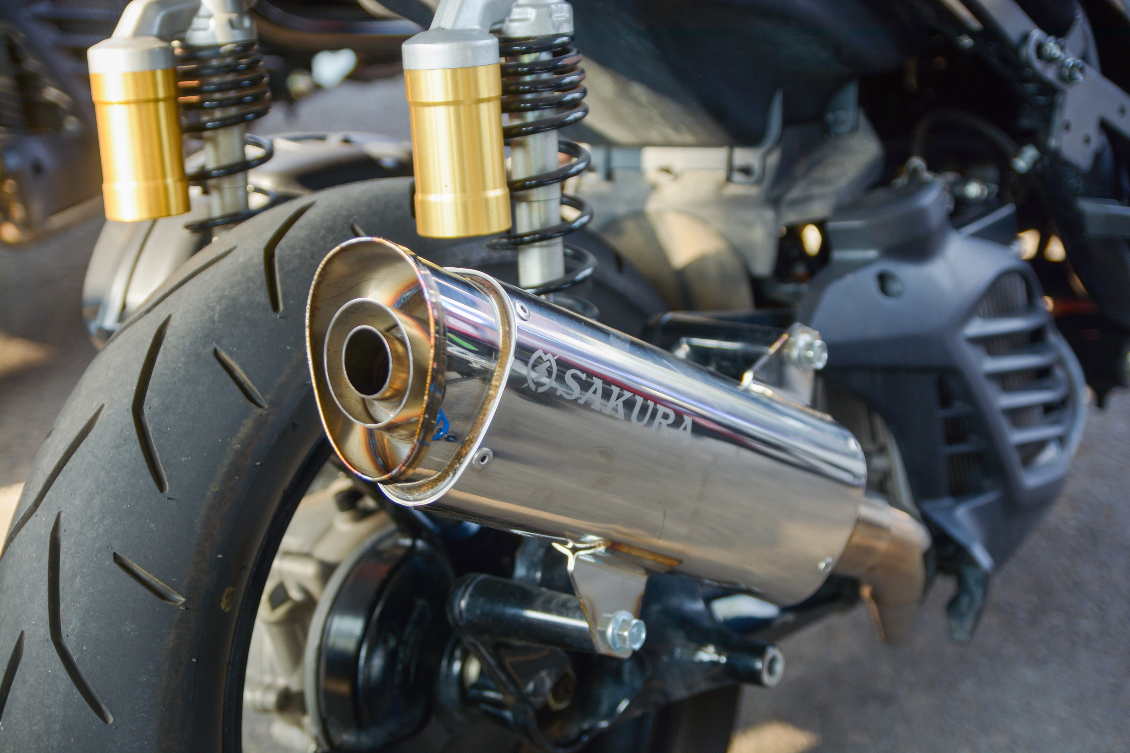 Trải nghiệm Yamaha NVX phiên bản xe đua tại Việt Nam ảnh 6 Trai nghiem Yamaha NVX phien ban xe dua tai Viet Nam anh 6