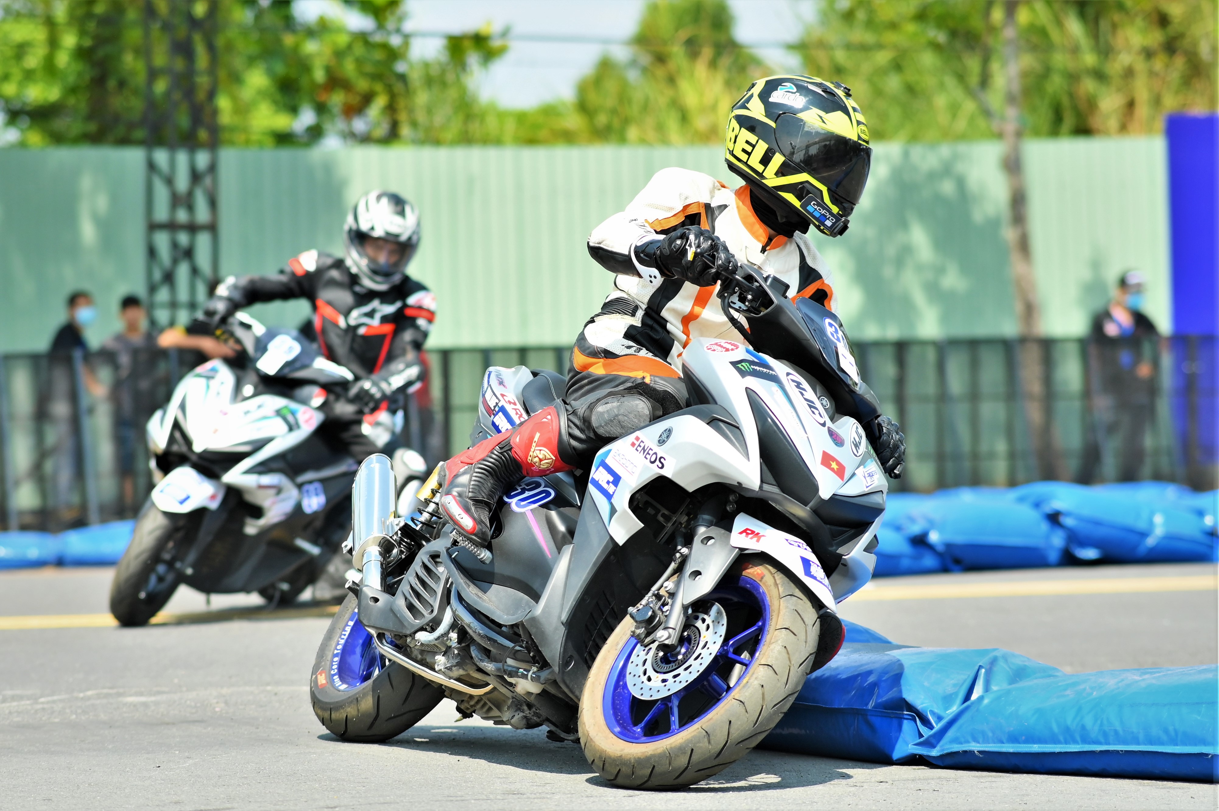 Xe tay ga Yamaha NVX ban dua tai Viet Nam co gi dac biet? hinh anh