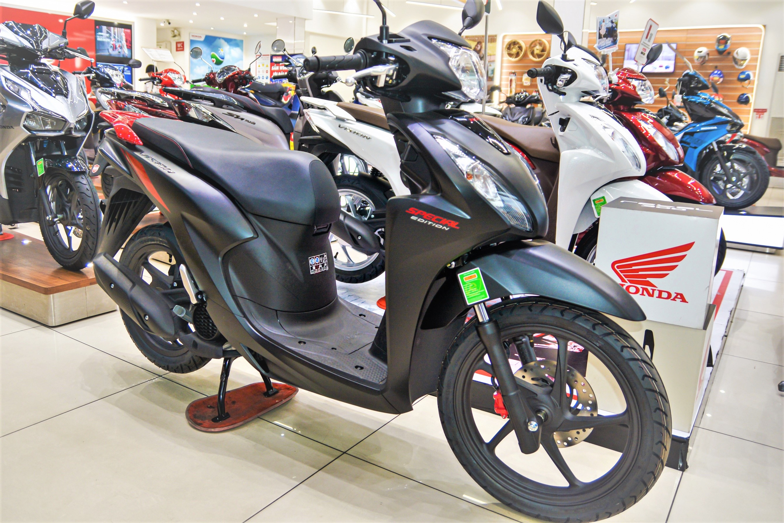 Honda Vision duoc ban voi gia hon 40 trieu tai TP.HCM hinh anh
