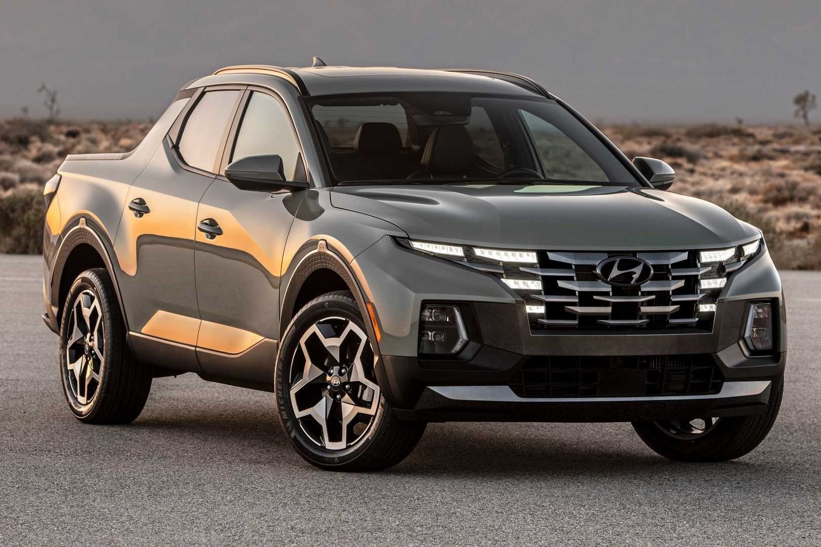 Hyundai Santa Cruz se re hon Ford Ranger hinh anh