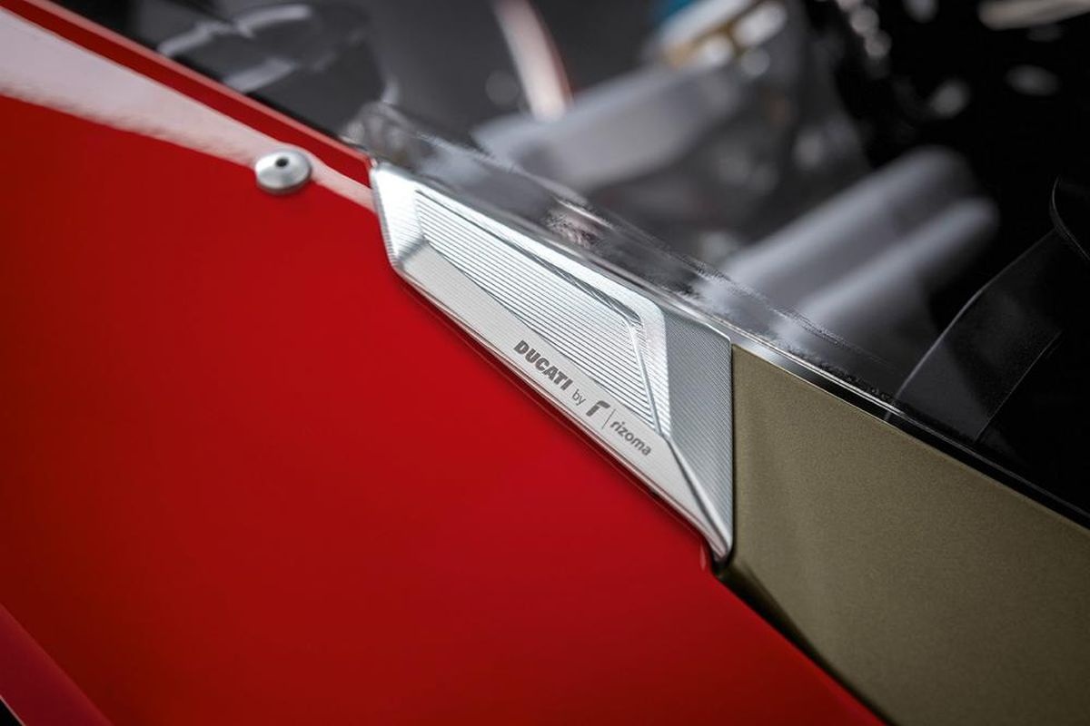 Ducati mở bán bộ phụ kiện đua cho Panigale V4 ảnh 3 Ducati mo ban bo phu kien dua cho Panigale V4 anh 3