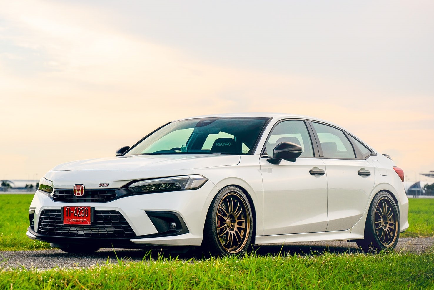 Honda Civic 2022 phong cach xe dua anh 2