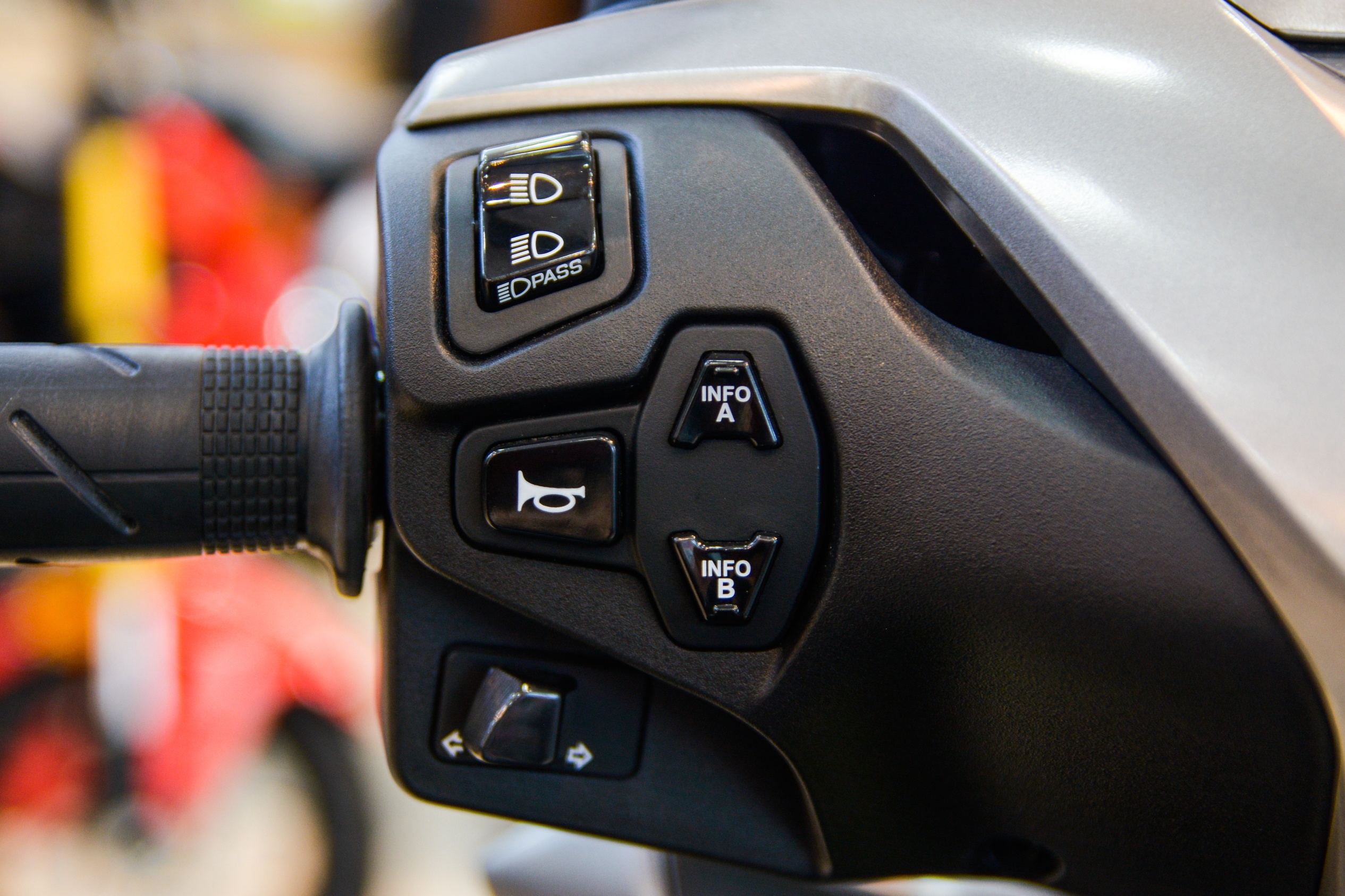 Chi tiet Honda SH 350i dau tien tai Viet Nam anh 6