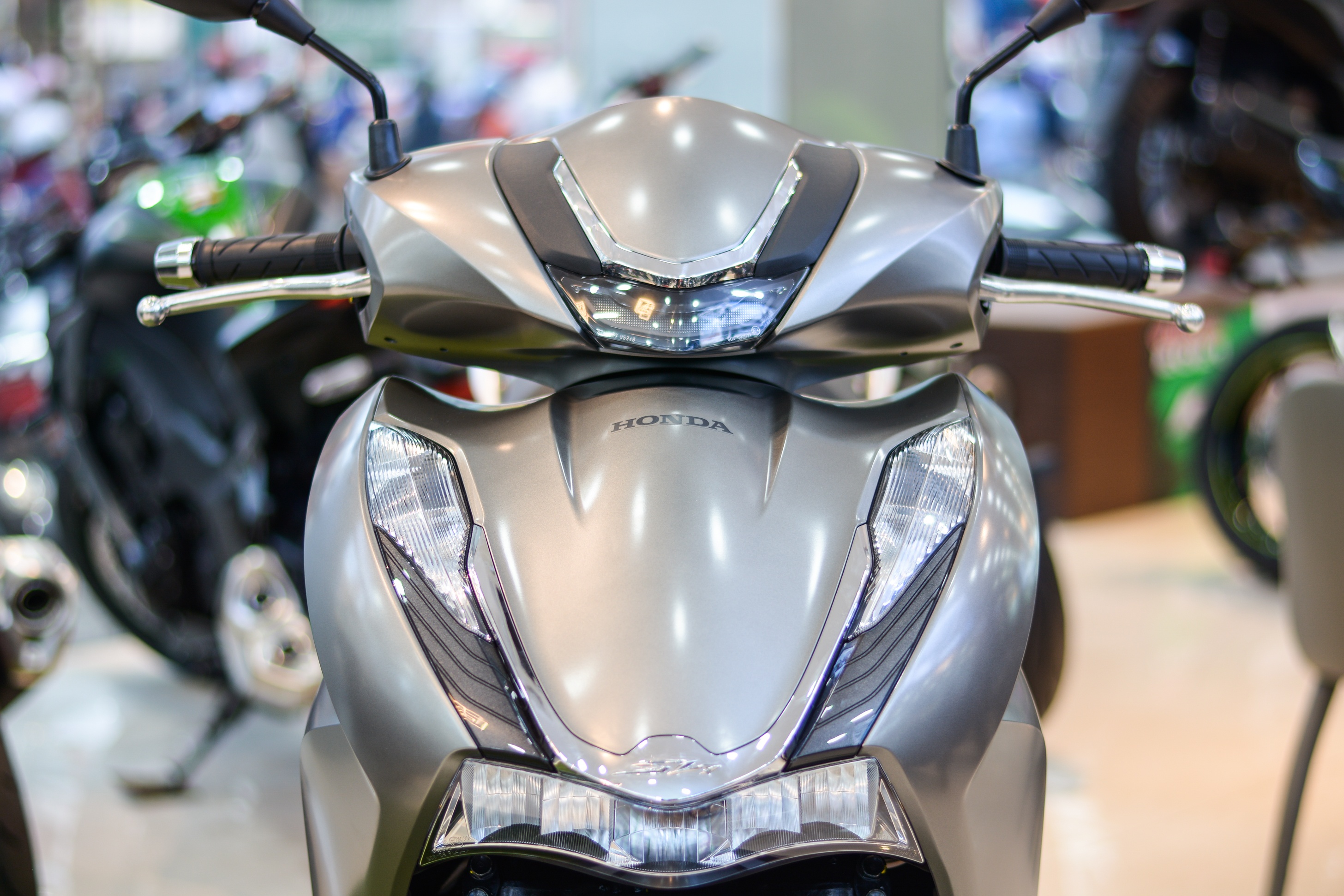 Honda SH 350i hay Vespa GTS 300 HPE ảnh 4 Honda SH 350i hay Vespa GTS 300 HPE anh 4