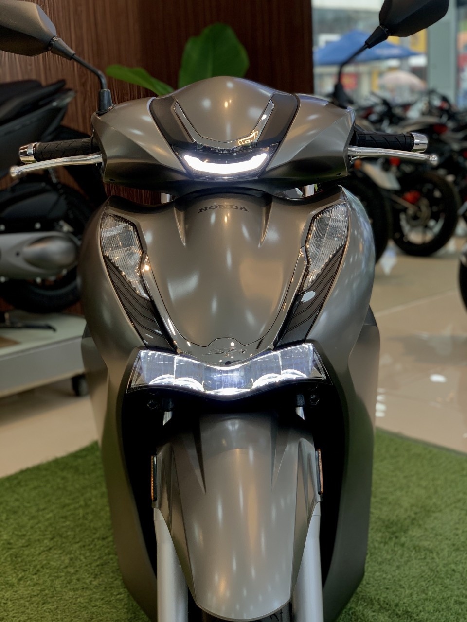 Honda SH 350i se co gia bao nhieu tai Viet Nam anh 3