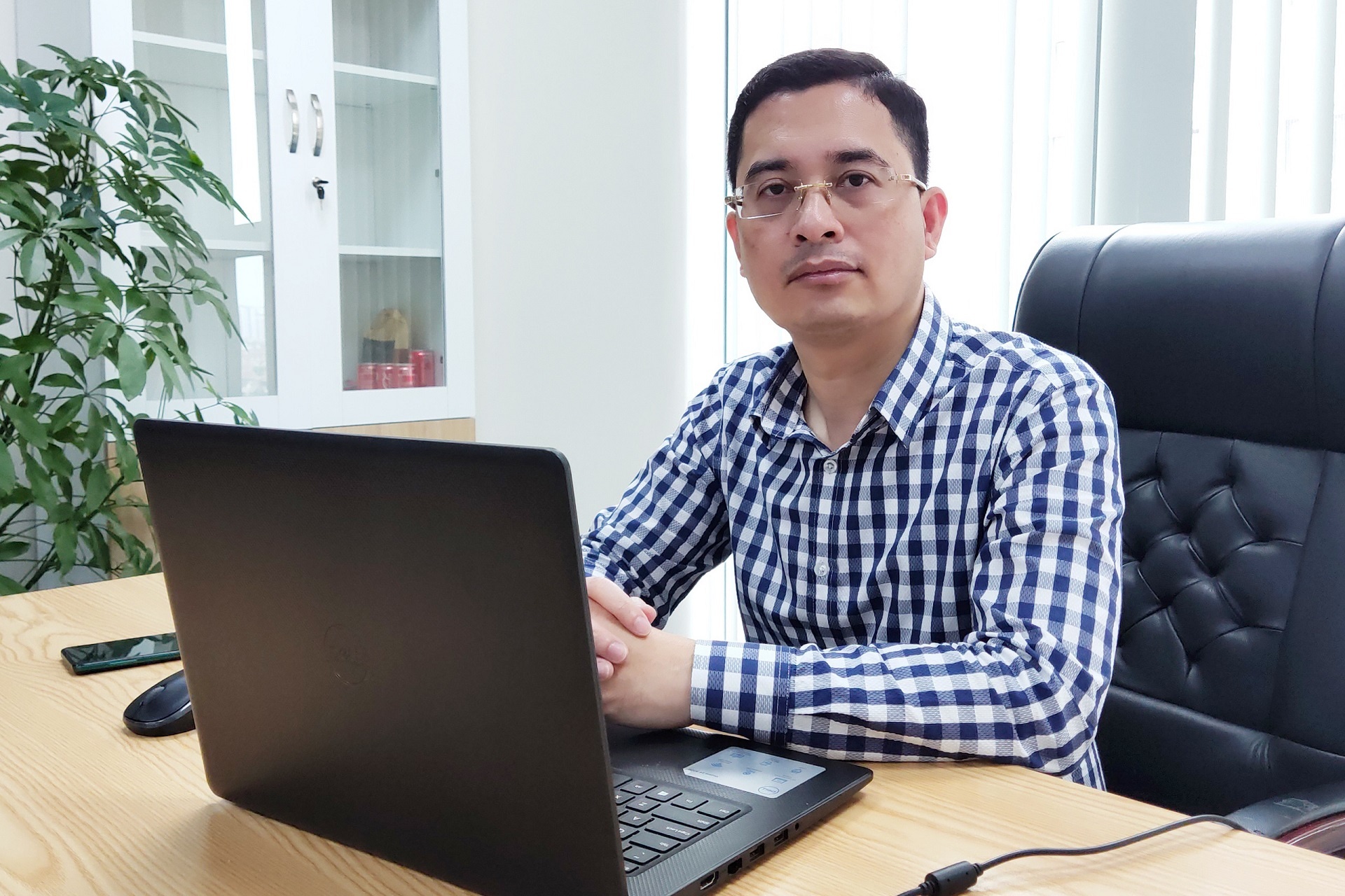 Cuc chang da chung toi moi phai vien den phap luat anh 1