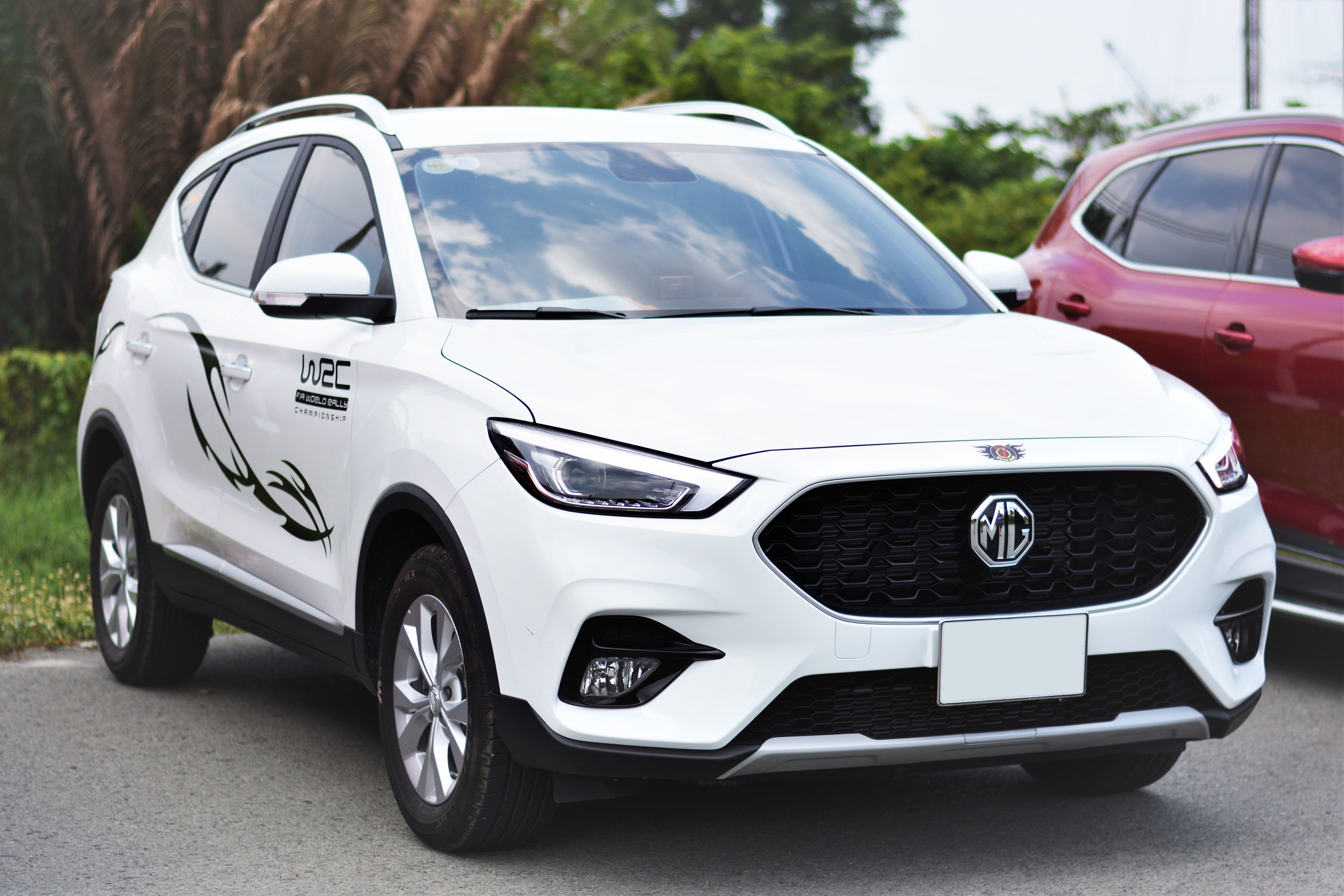 Toi moi mua oto, nen lap them phu kien gi? hinh anh