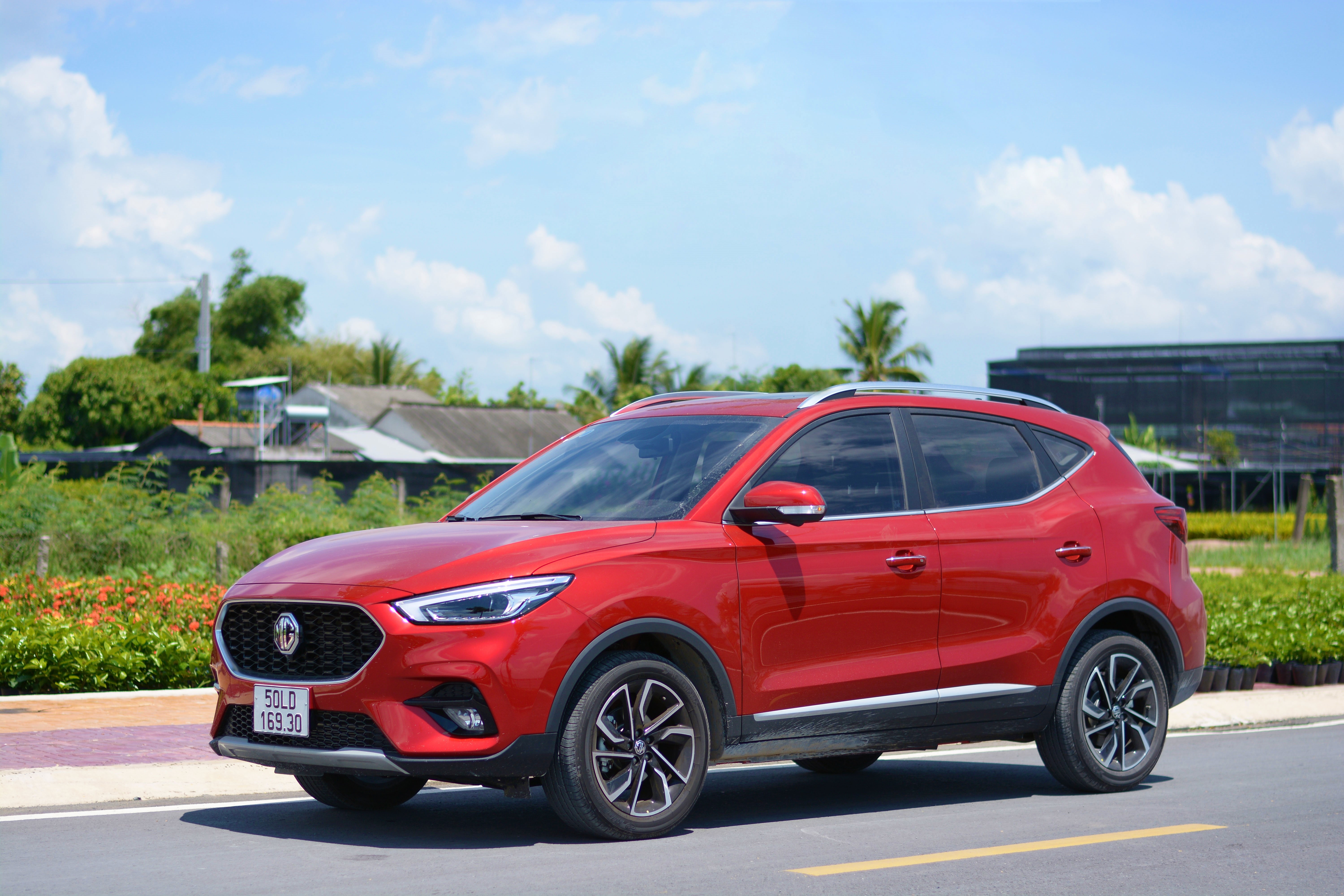 Mua oto co cua so troi tai Viet Nam anh 4