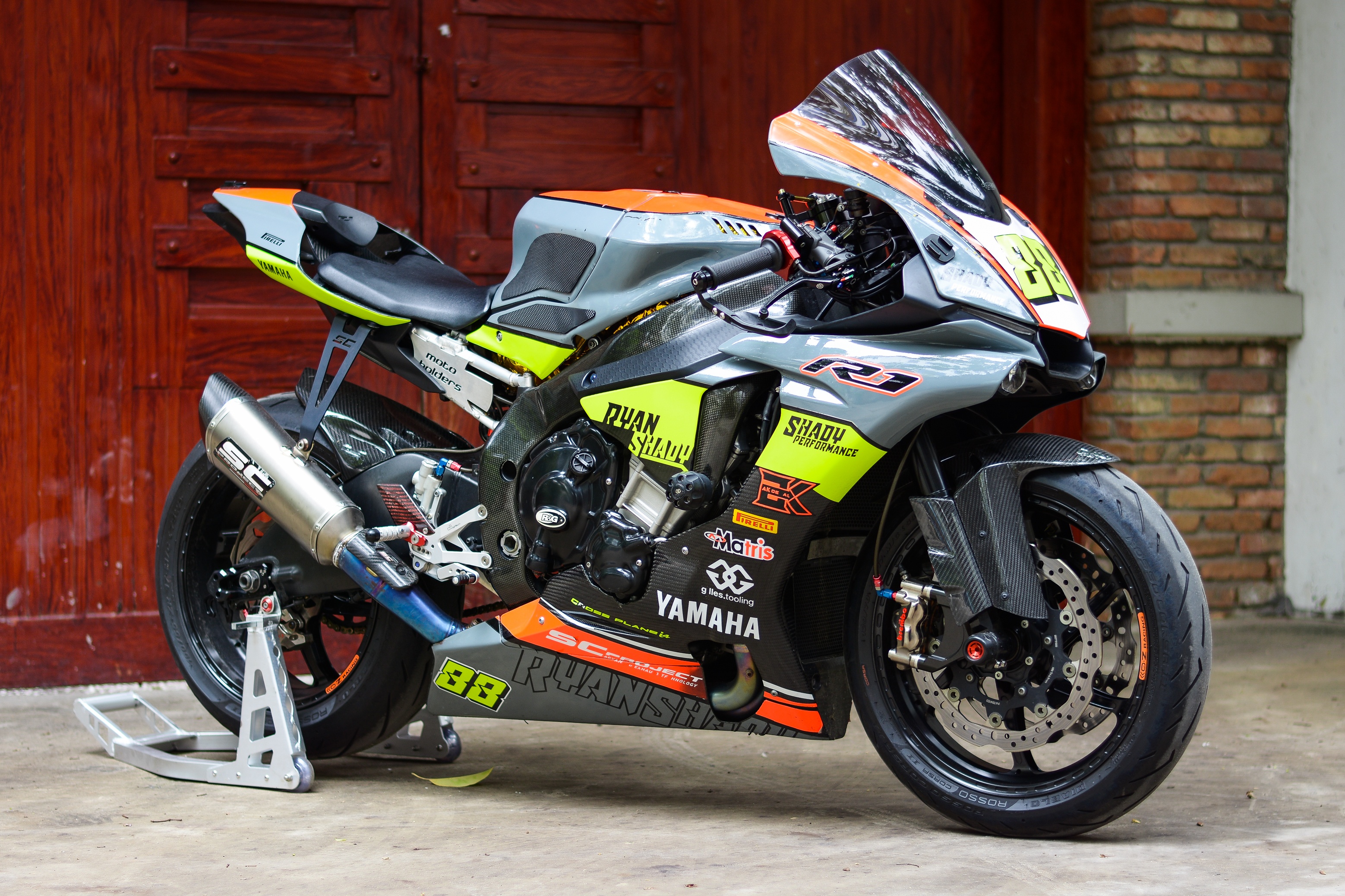 Yamaha YZF-R1 voi dan phu kien gan 500 trieu tai Viet Nam anh 1