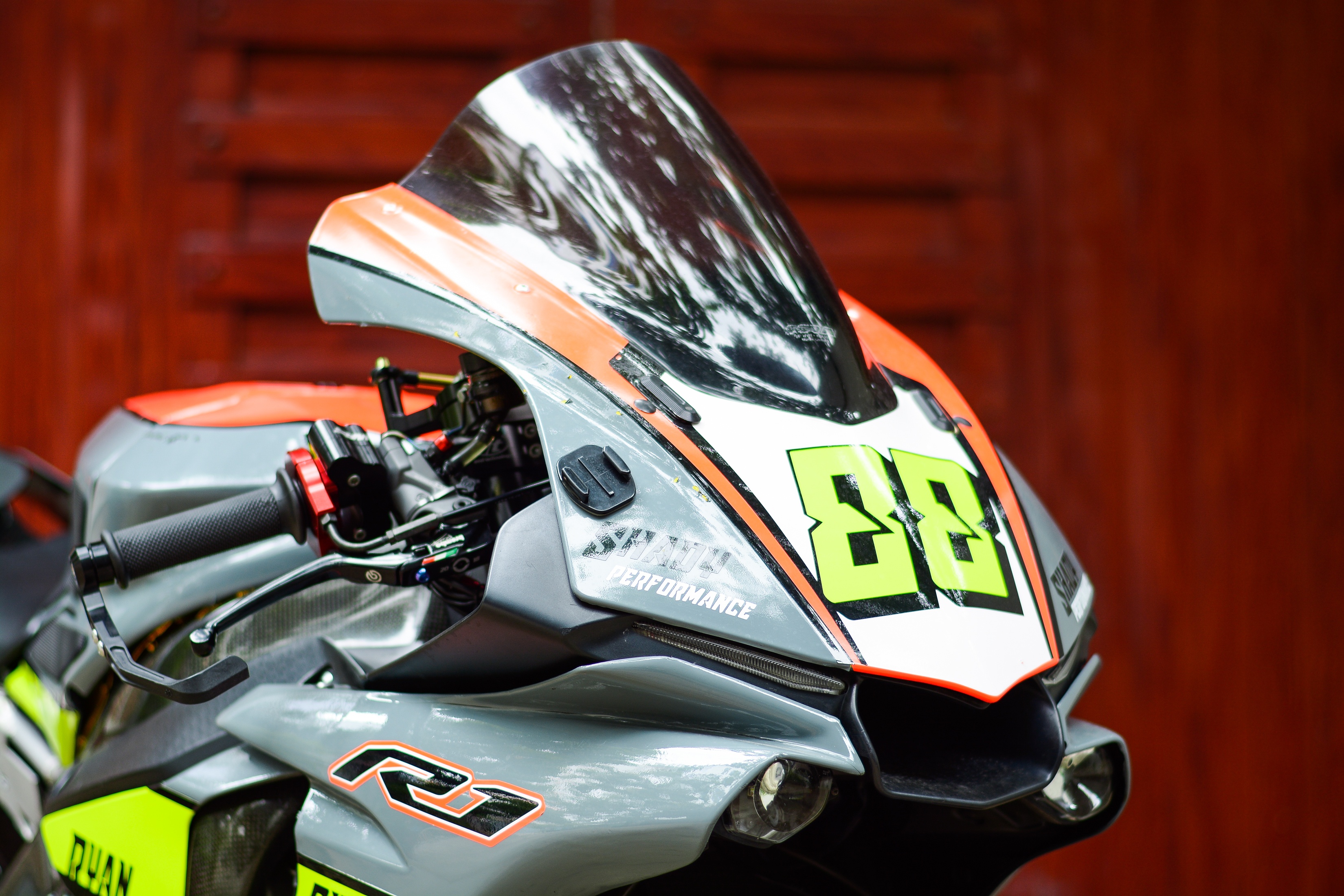 Yamaha YZF-R1 voi dan phu kien gan 500 trieu tai Viet Nam anh 4