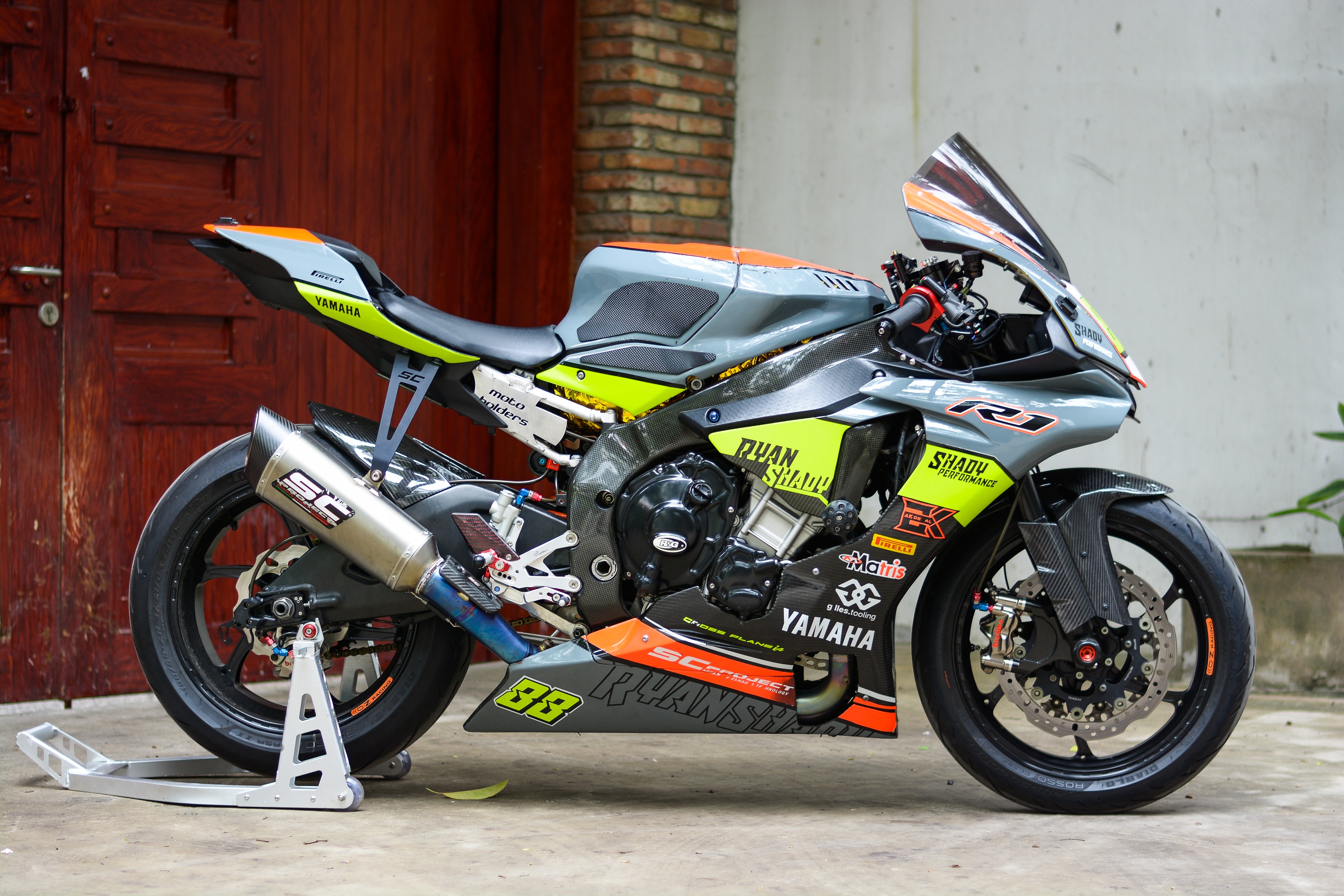 Yamaha YZF-R1 voi dan phu kien gan 500 trieu tai Viet Nam anh 2