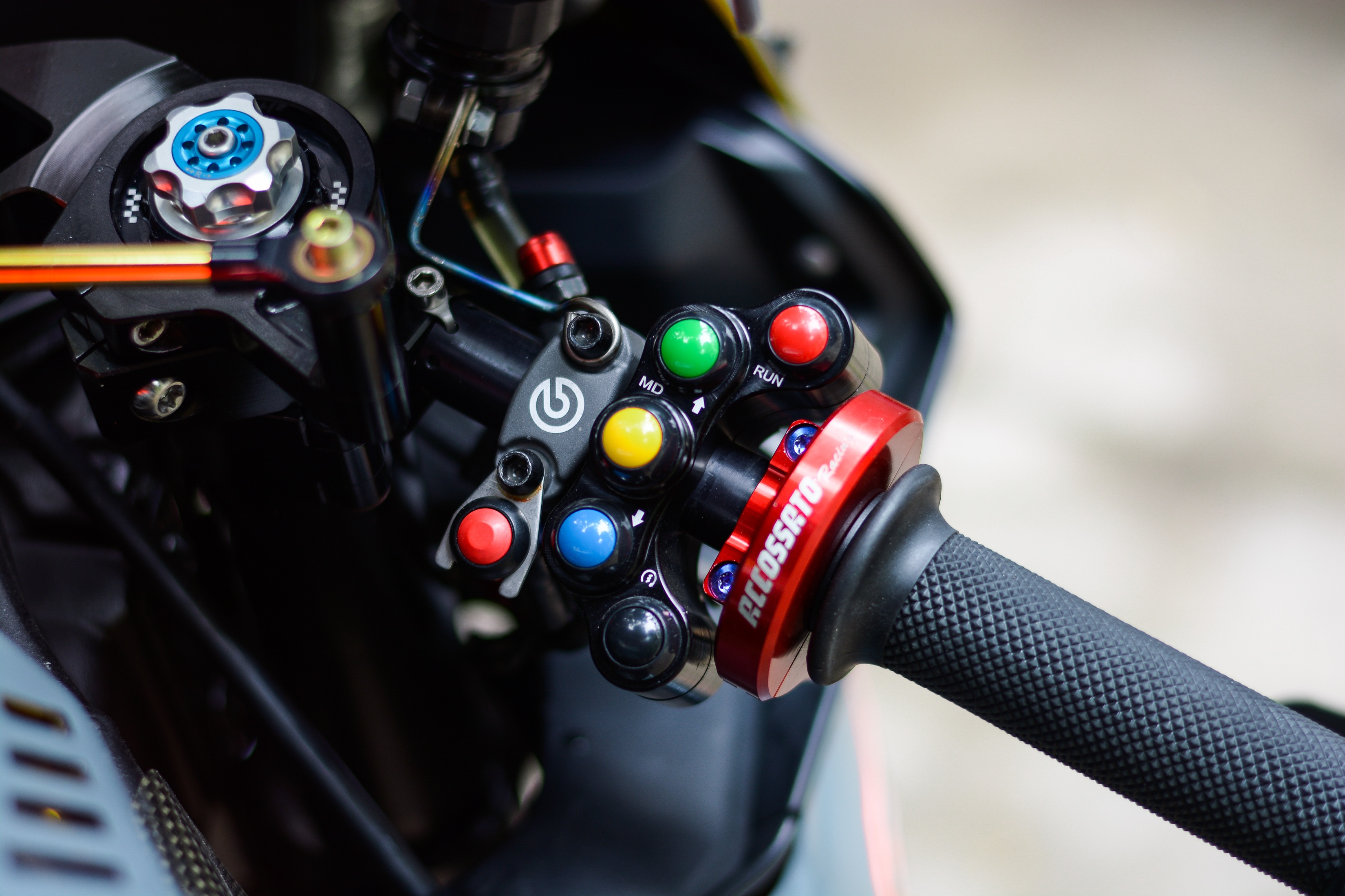 Yamaha YZF-R1 voi dan phu kien gan 500 trieu tai Viet Nam anh 6