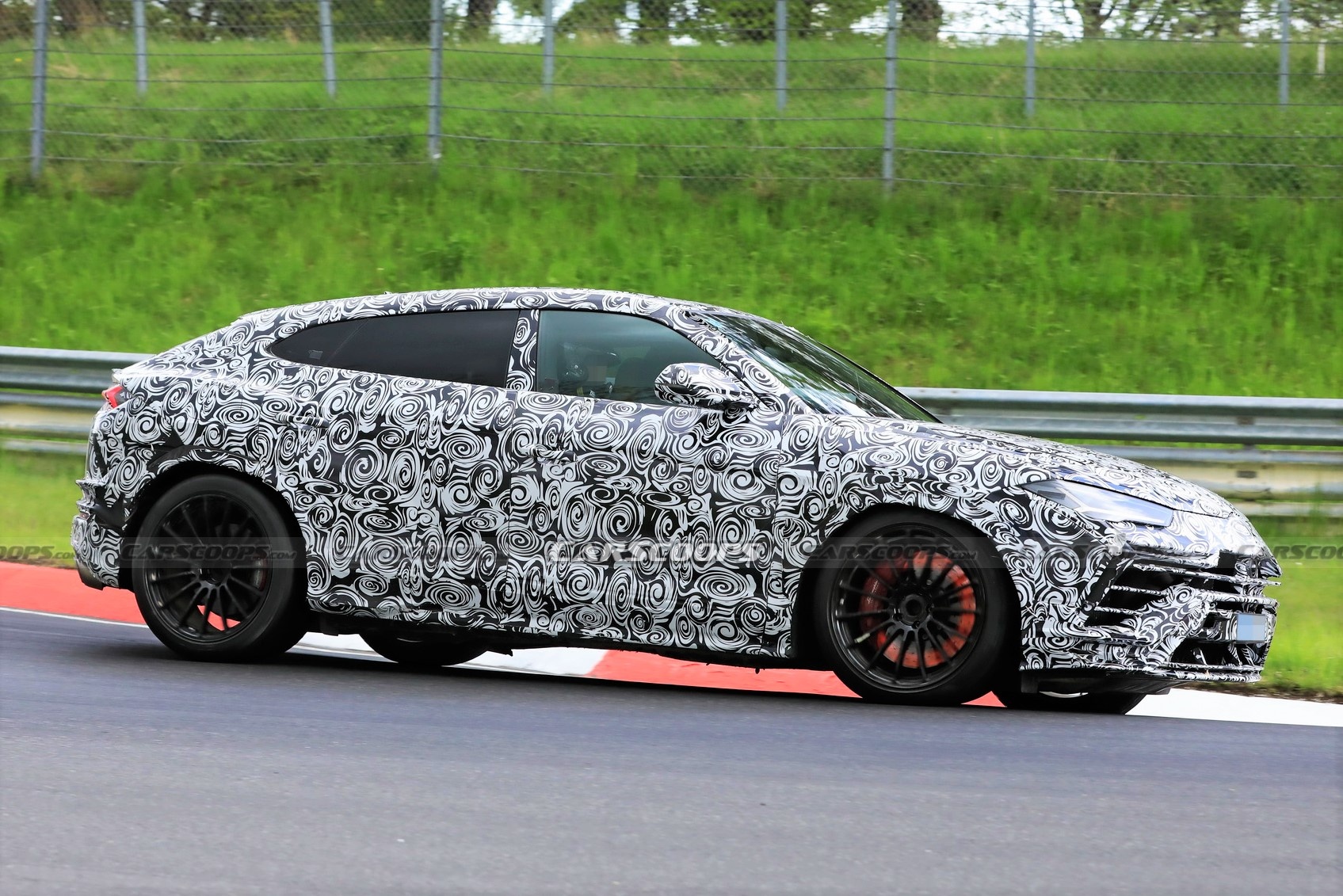 Lamborghini Urus 2022 xuất hiện tại Nurburgring ảnh 1 Lamborghini Urus 2022 xuat hien tai Nurburgring anh 1