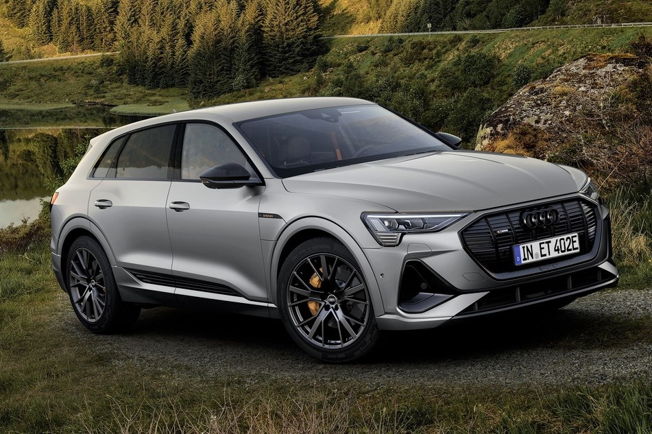 Audi e-tron co them phien ban dac biet, gia khoi diem hon 97.000 USD hinh anh