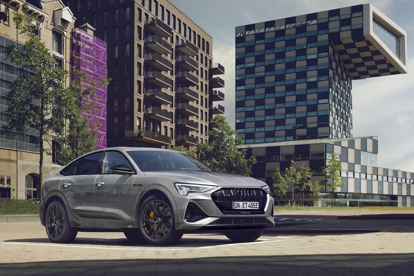 Audi e-tron có thêm phiên bản mới ảnh 1 Audi e-tron co them phien ban moi anh 1