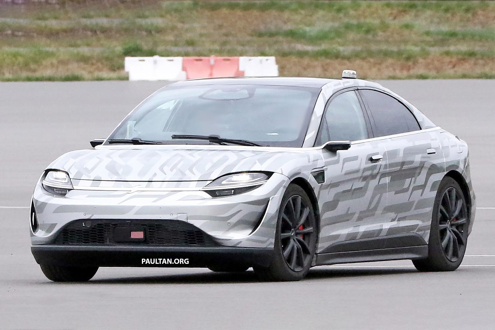 Xe dien Sony Vision-S lo anh chay thu anh 1