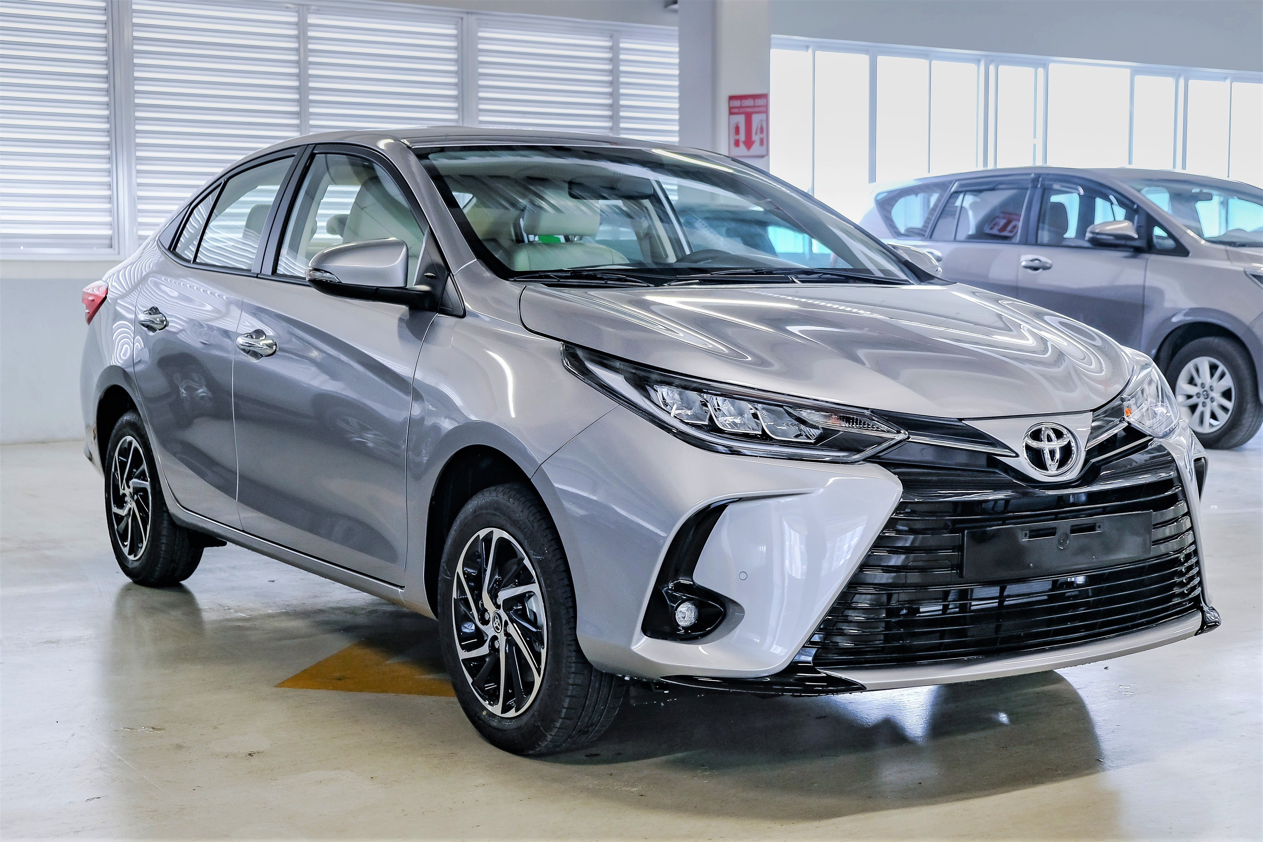 Toi nen mua Toyota Vios moi hay xe da qua su dung? hinh anh