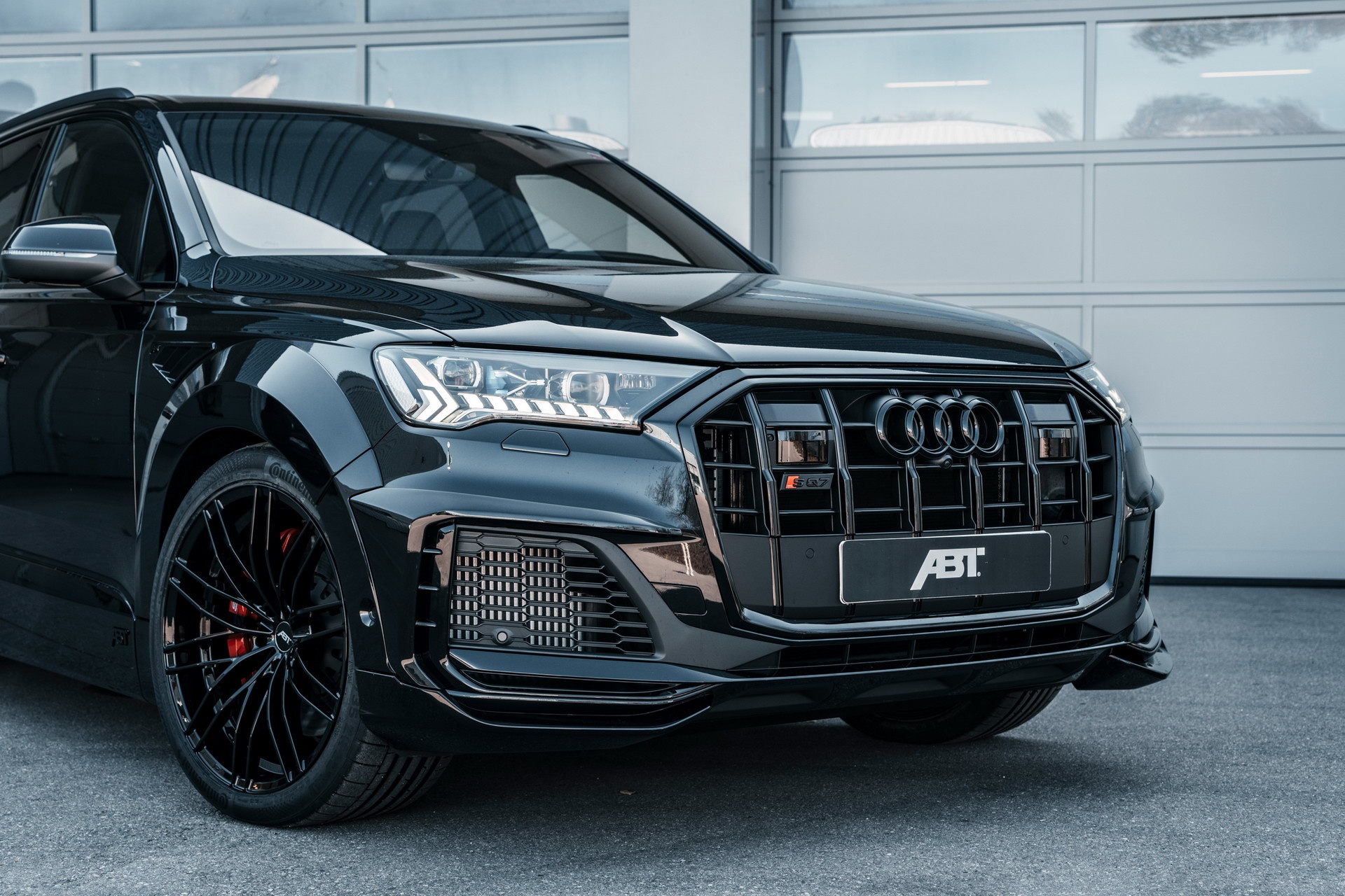 Audi SQ7 độ mạnh ngang Lamborghini Urus ảnh 2 Audi SQ7 do manh ngang Lamborghini Urus anh 2