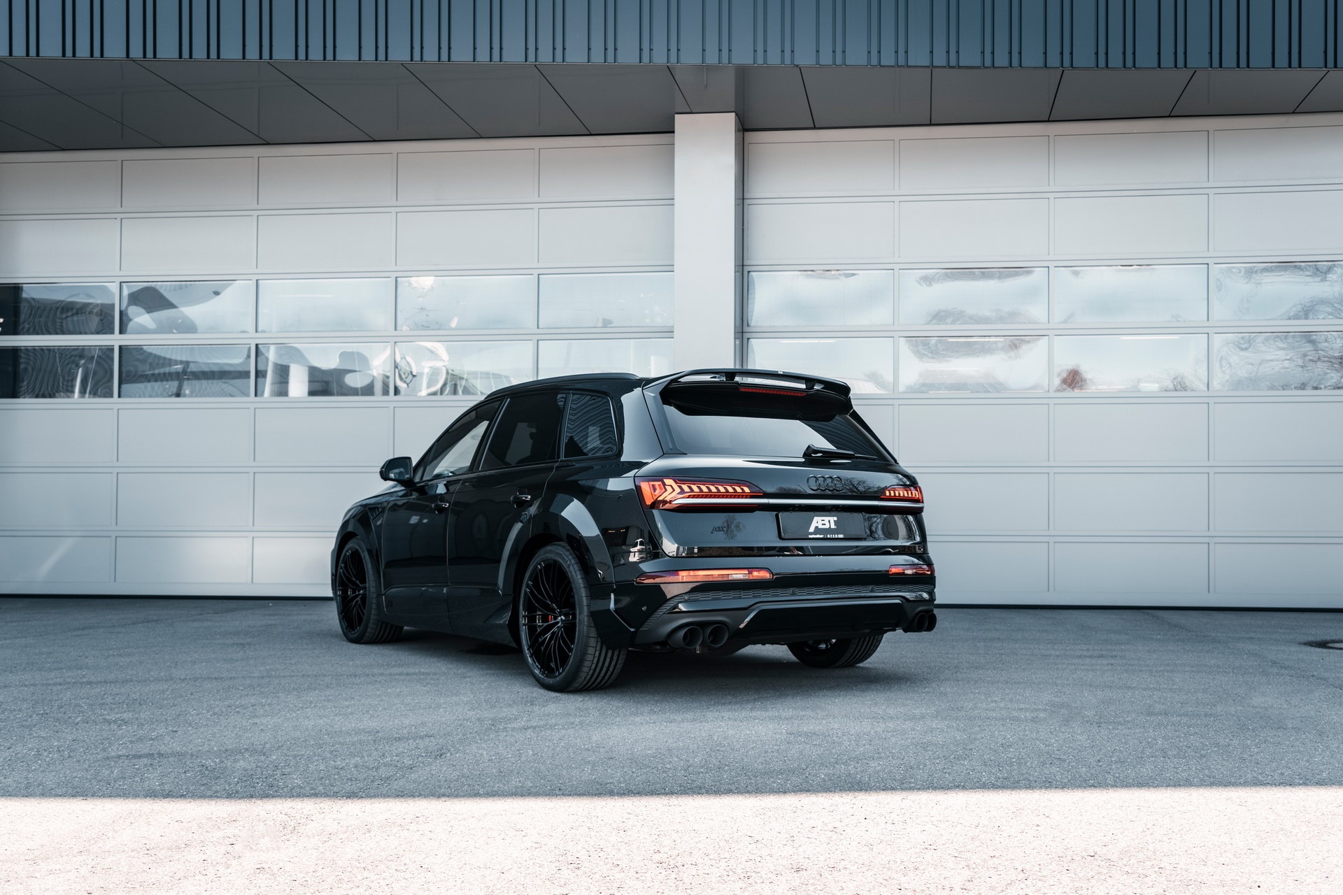 Audi SQ7 độ mạnh ngang Lamborghini Urus ảnh 7 Audi SQ7 do manh ngang Lamborghini Urus anh 7
