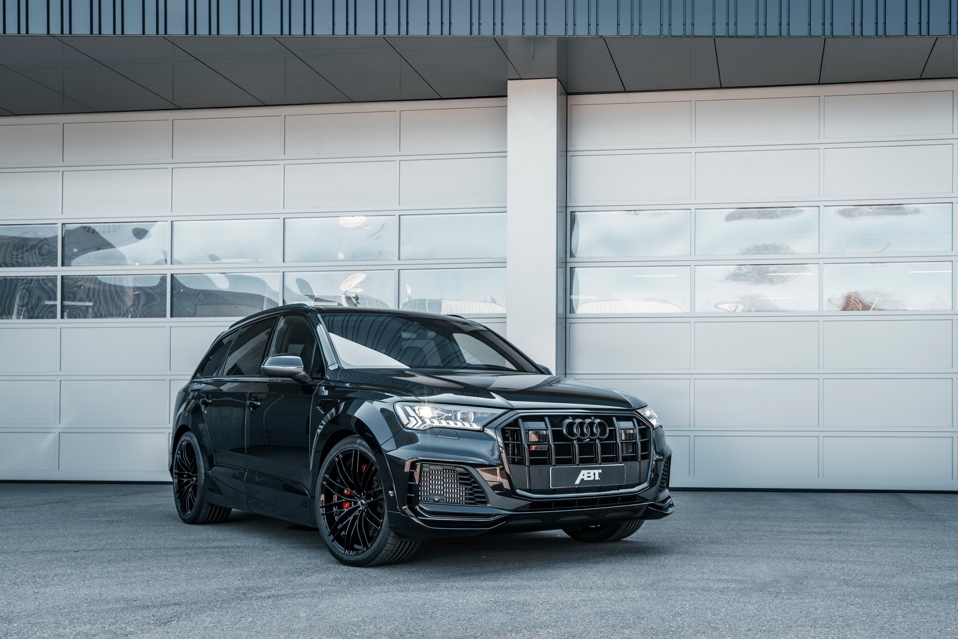 Audi SQ7 độ mạnh ngang Lamborghini Urus ảnh 1 Audi SQ7 do manh ngang Lamborghini Urus anh 1