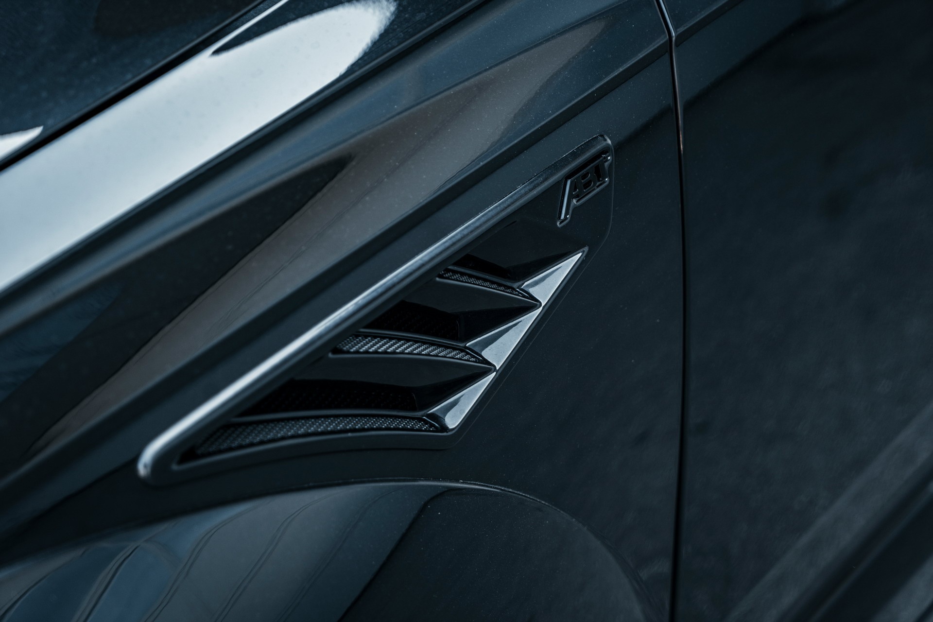 Audi SQ7 độ mạnh ngang Lamborghini Urus ảnh 9 Audi SQ7 do manh ngang Lamborghini Urus anh 9