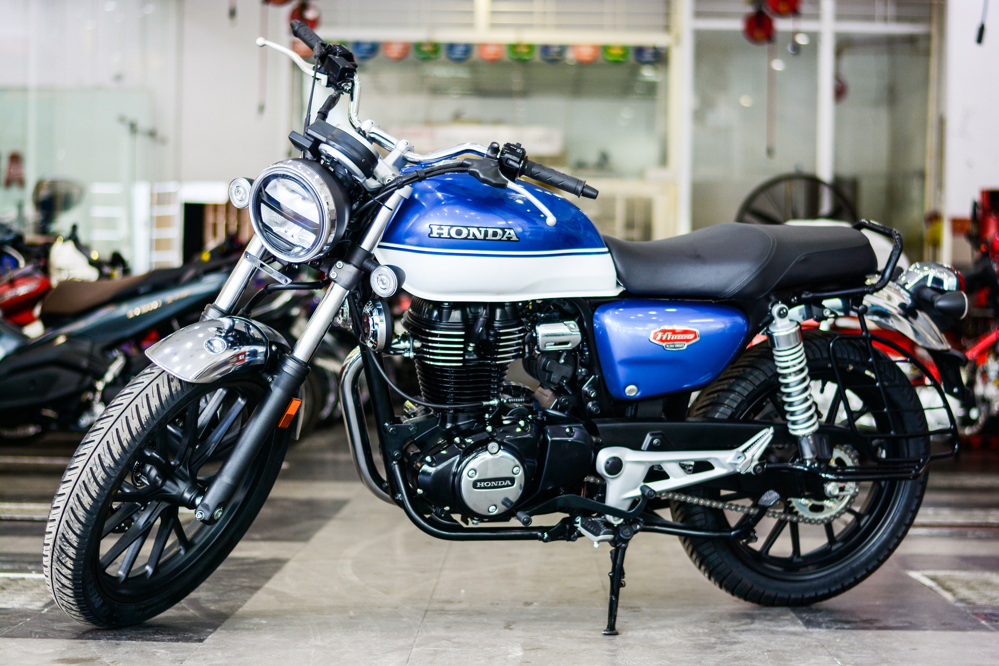 Honda H'ness CB350 DLX Pro xuat hien tai Viet Nam anh 1