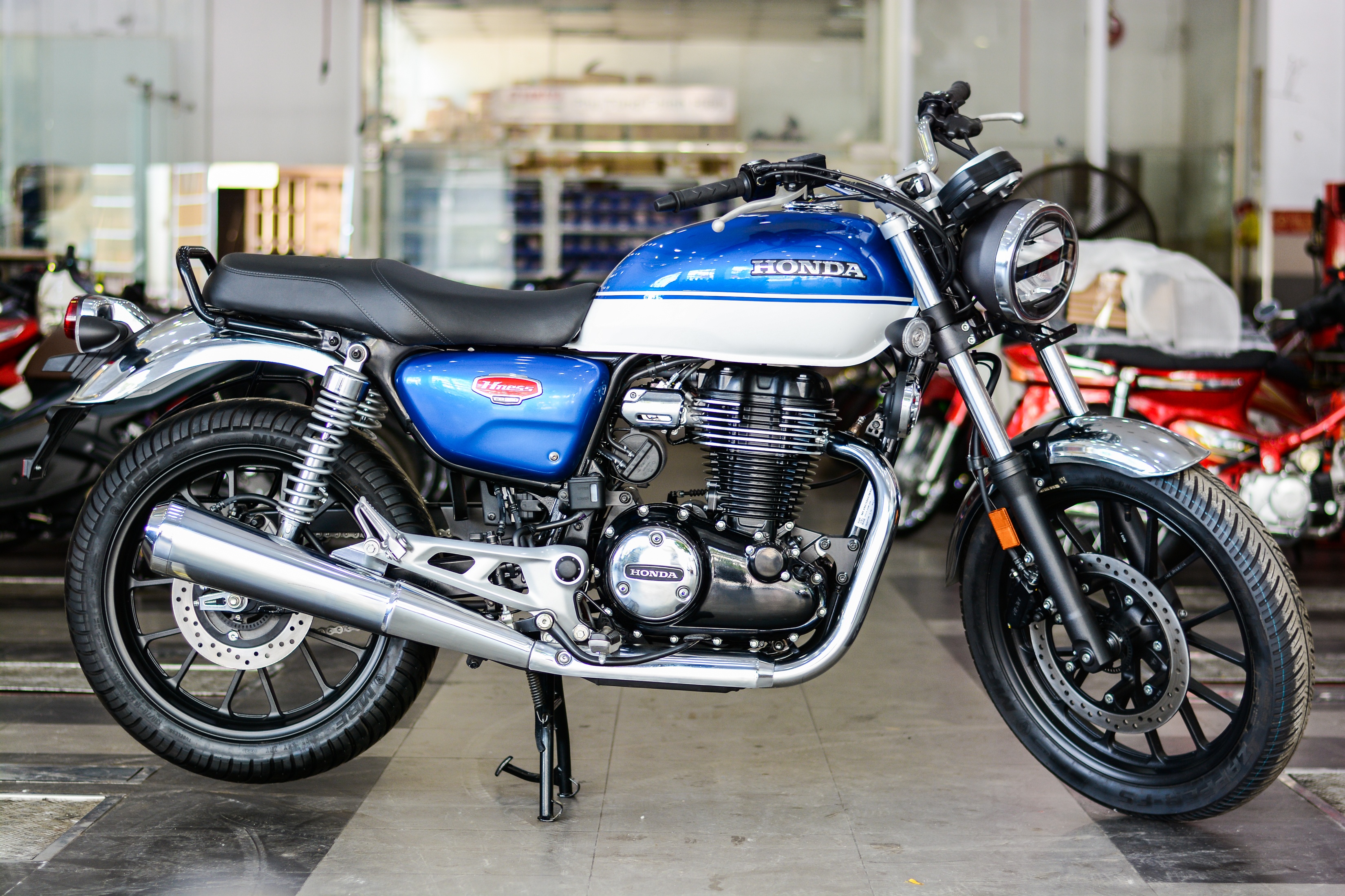 Honda H'ness CB350 DLX Pro xuat hien tai Viet Nam anh 2