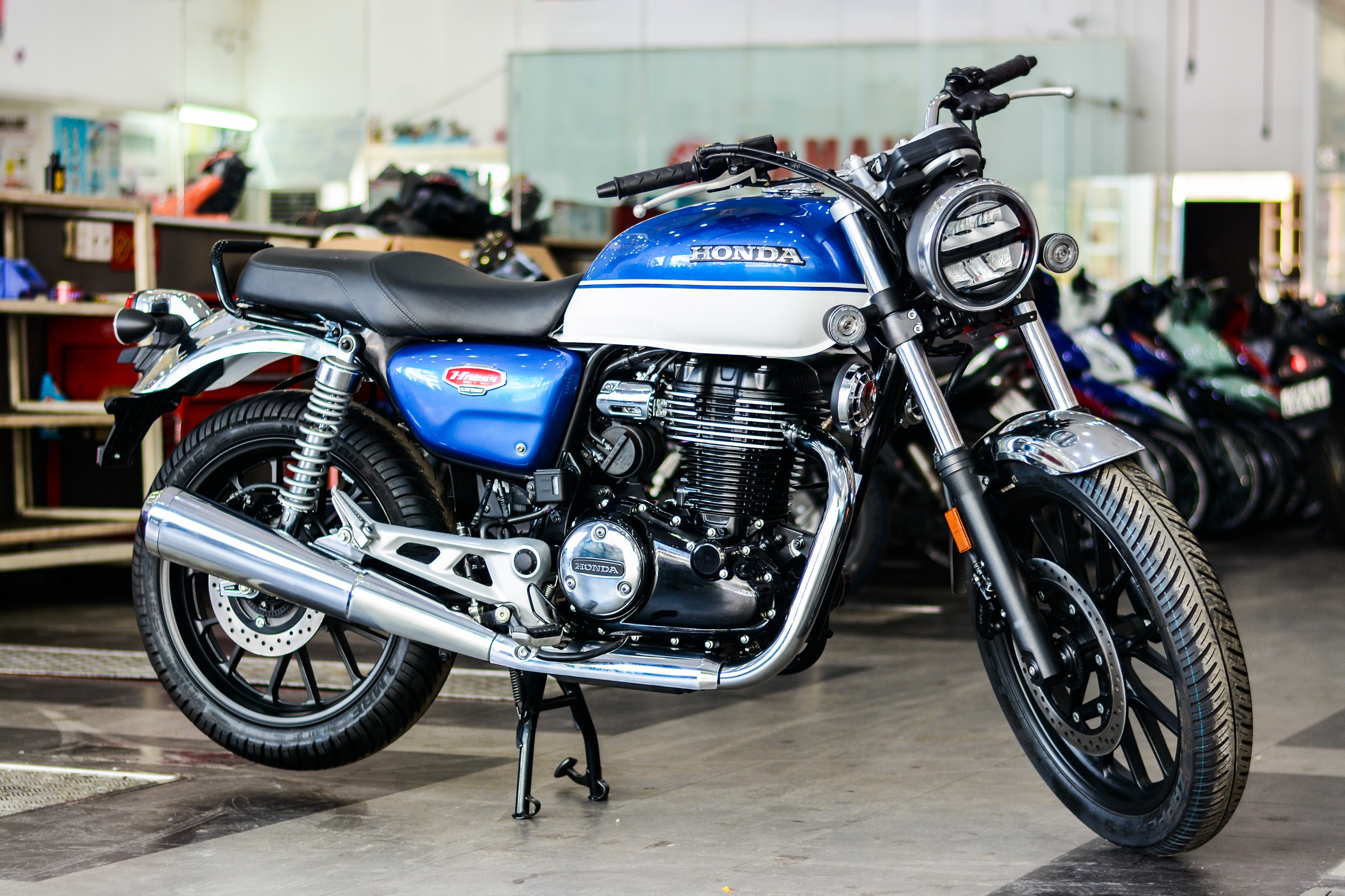 Honda H'ness CB350 DLX Pro xuat hien tai Viet Nam anh 15