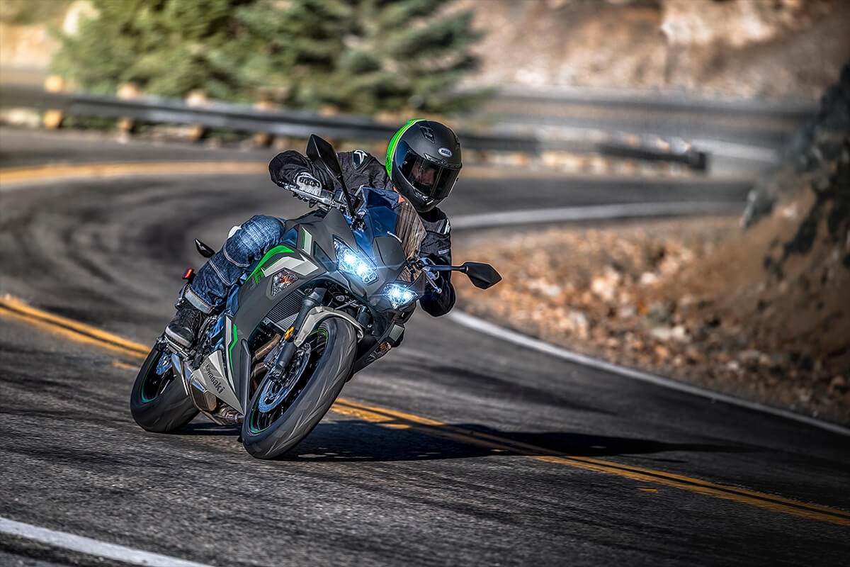Kawasaki Ninja 650 mới có giá từ 7.699 USD tại Mỹ ảnh 2 Kawasaki Ninja 650 moi co gia tu 7.699 USD tai My anh 2