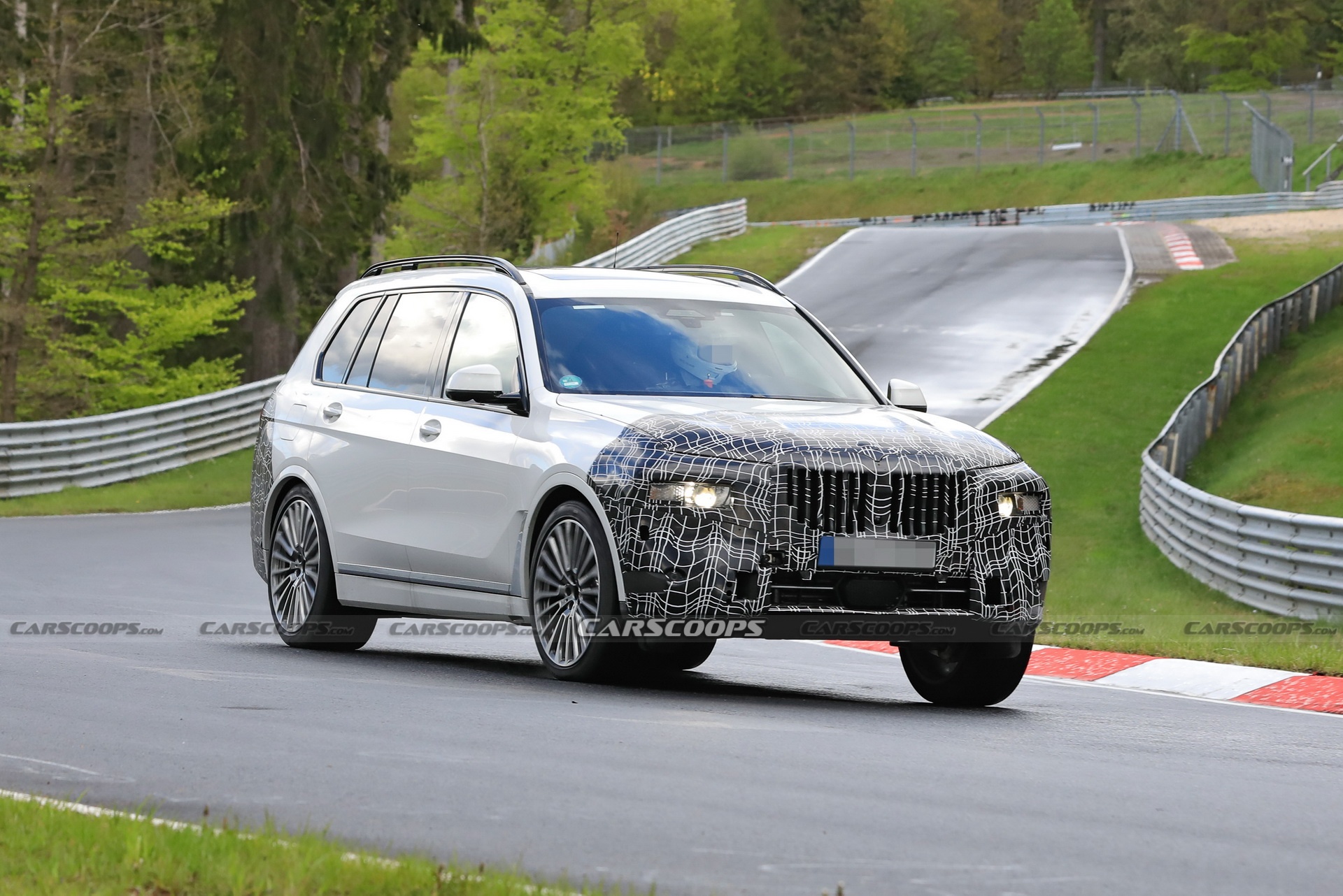 BMW X7 2022 chạy thử trên đường đua ảnh 1 BMW X7 2022 chay thu tren duong dua anh 1