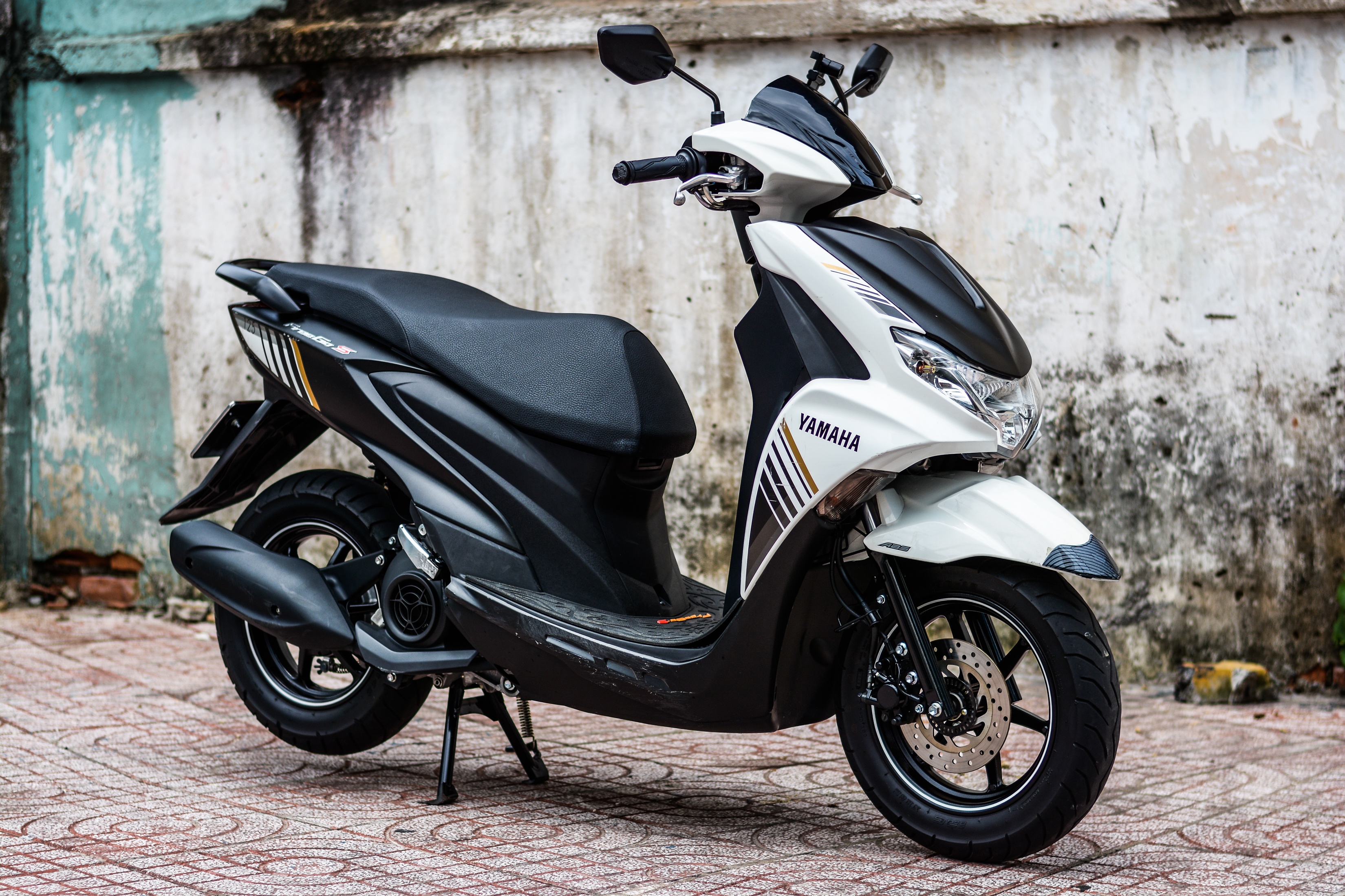 Gia lan banh cua xe may dang ban duoi gia de xuat anh 8