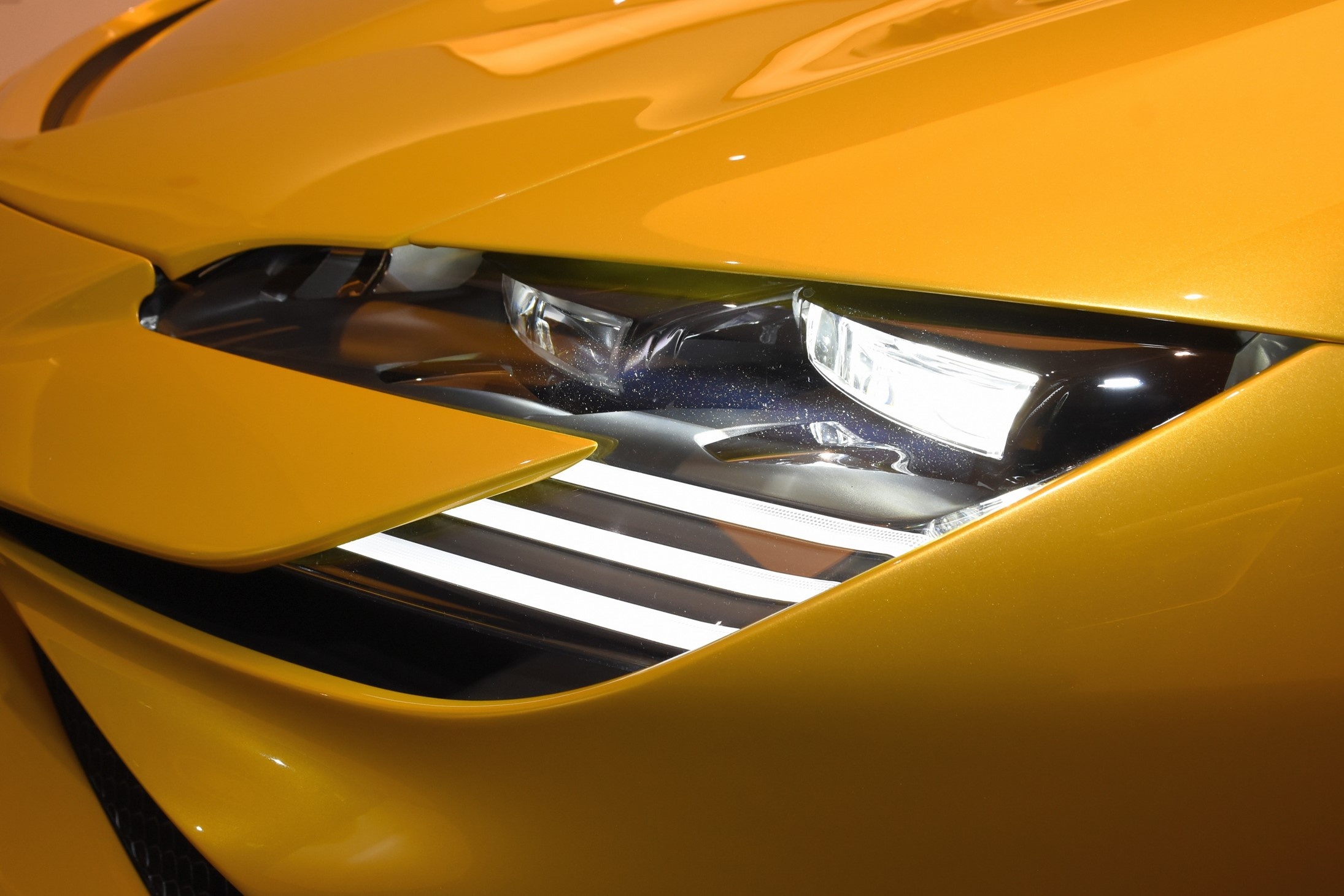 SF90 Spider co gia khoi diem hon 500.000 USD anh 4