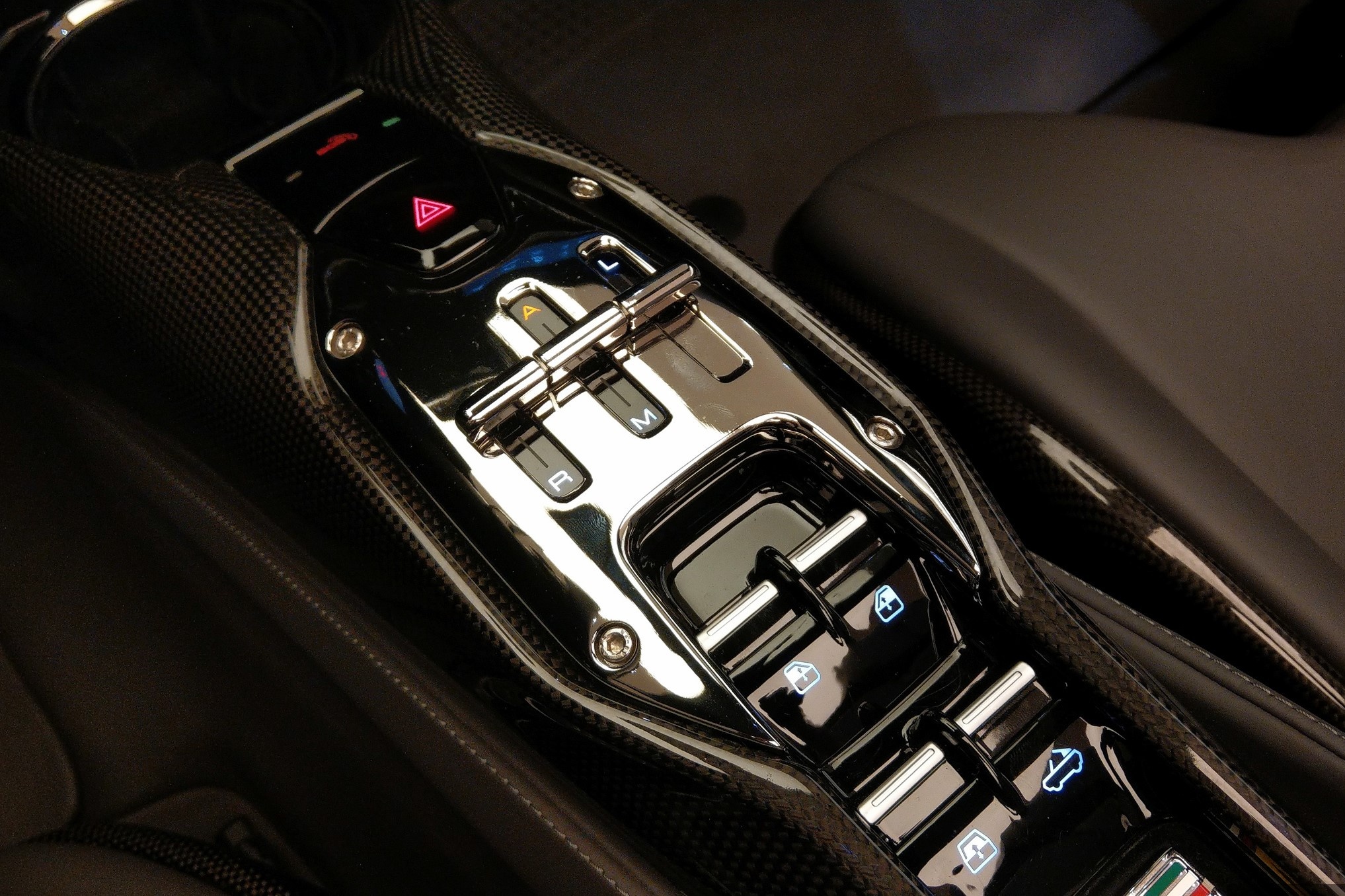 SF90 Spider co gia khoi diem hon 500.000 USD anh 10