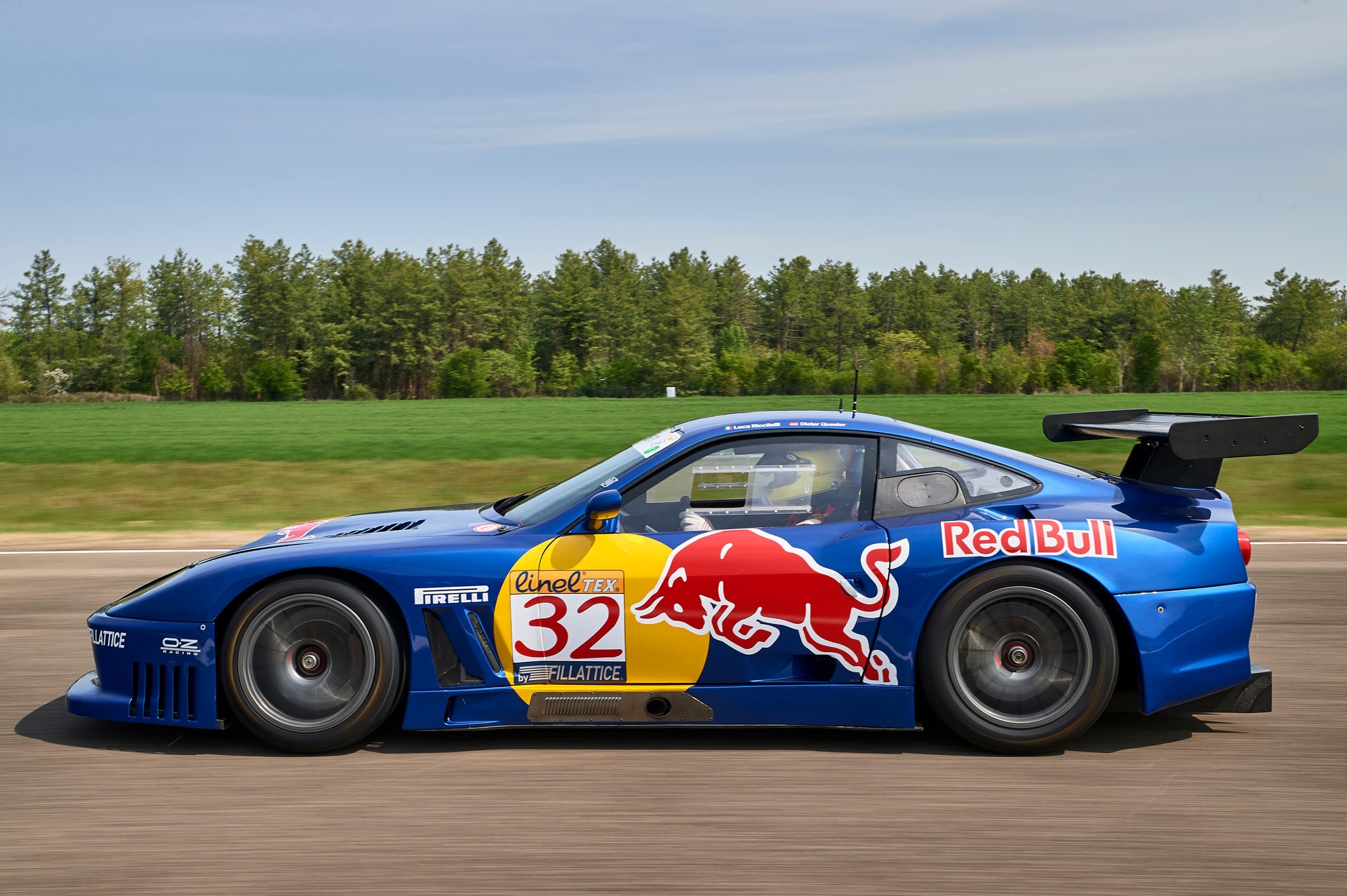 Xe dua chuyen nghiep Ferrari 550 GT1 duoc mang ra dau gia anh 8