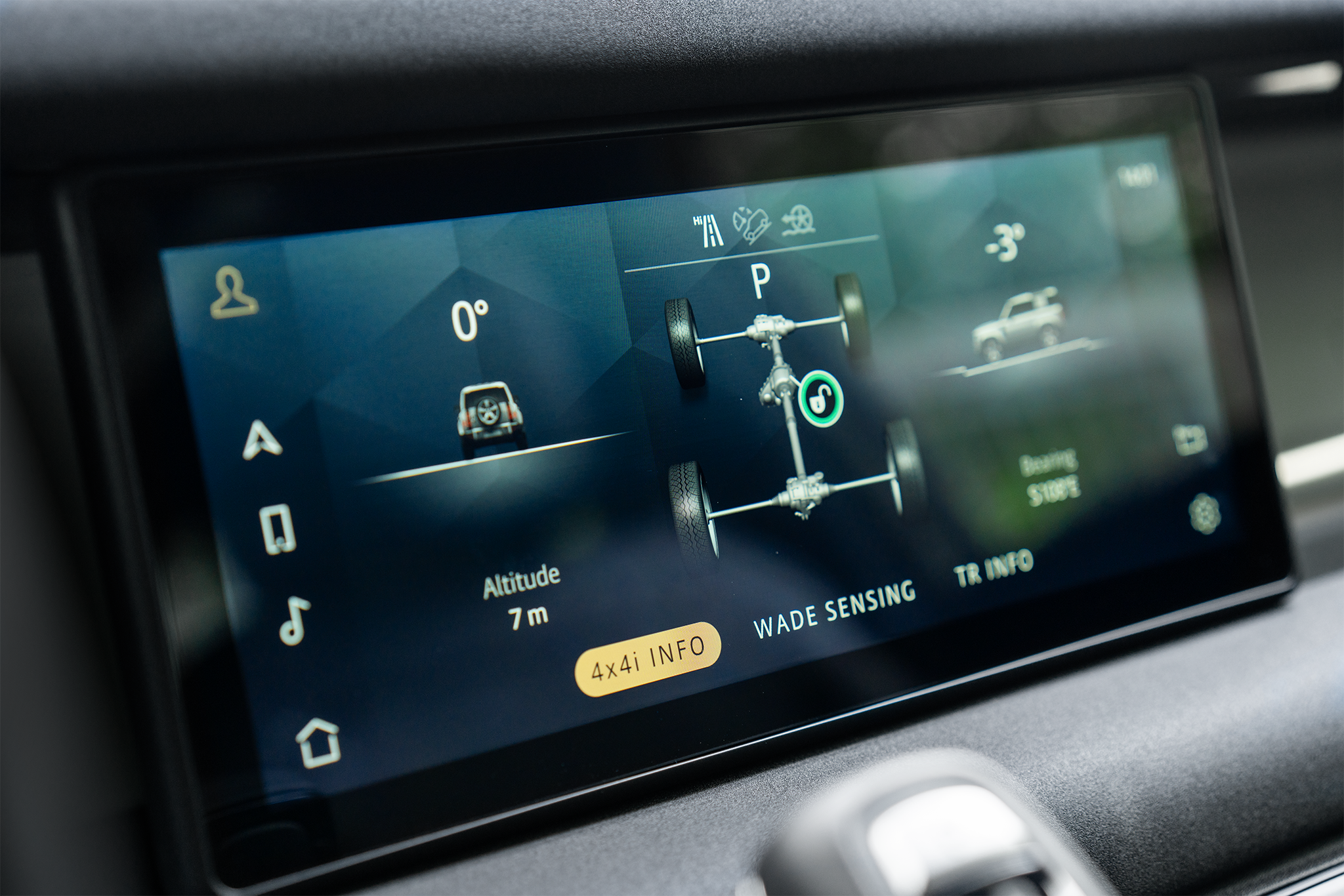 Land Rover Defender 90 ra mat Viet Nam anh 3