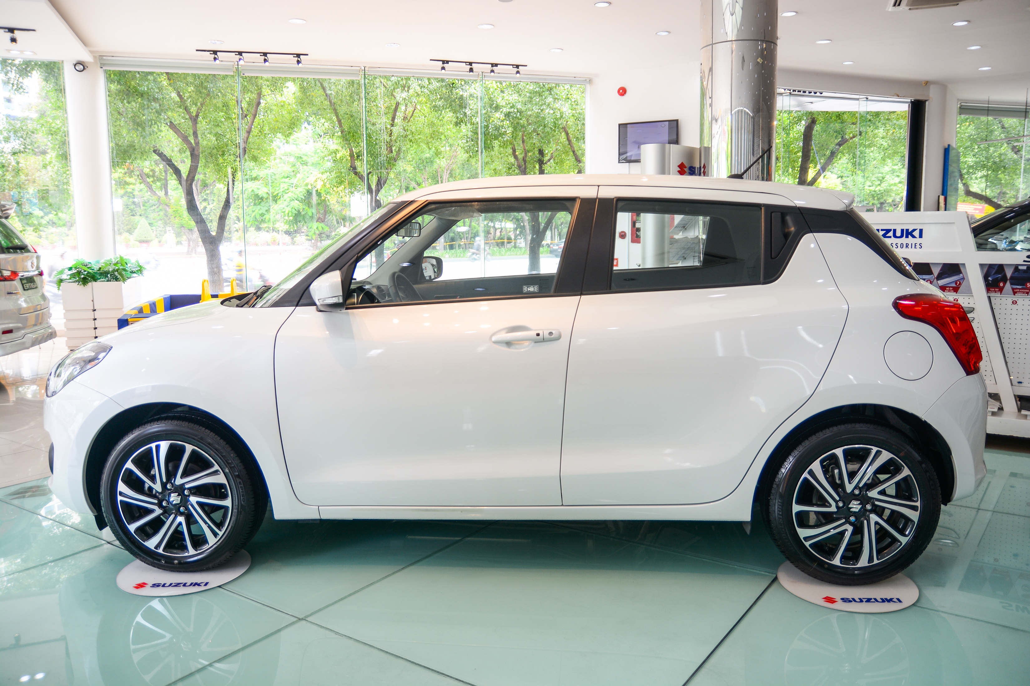 Suzuki Swift 2021 vua ra mat Viet Nam anh 2