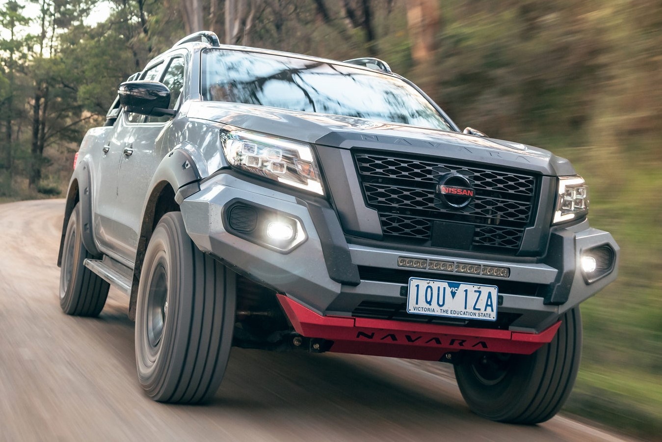 Nissan Navara Pro-4X ham ho voi goi do Warrior hinh anh