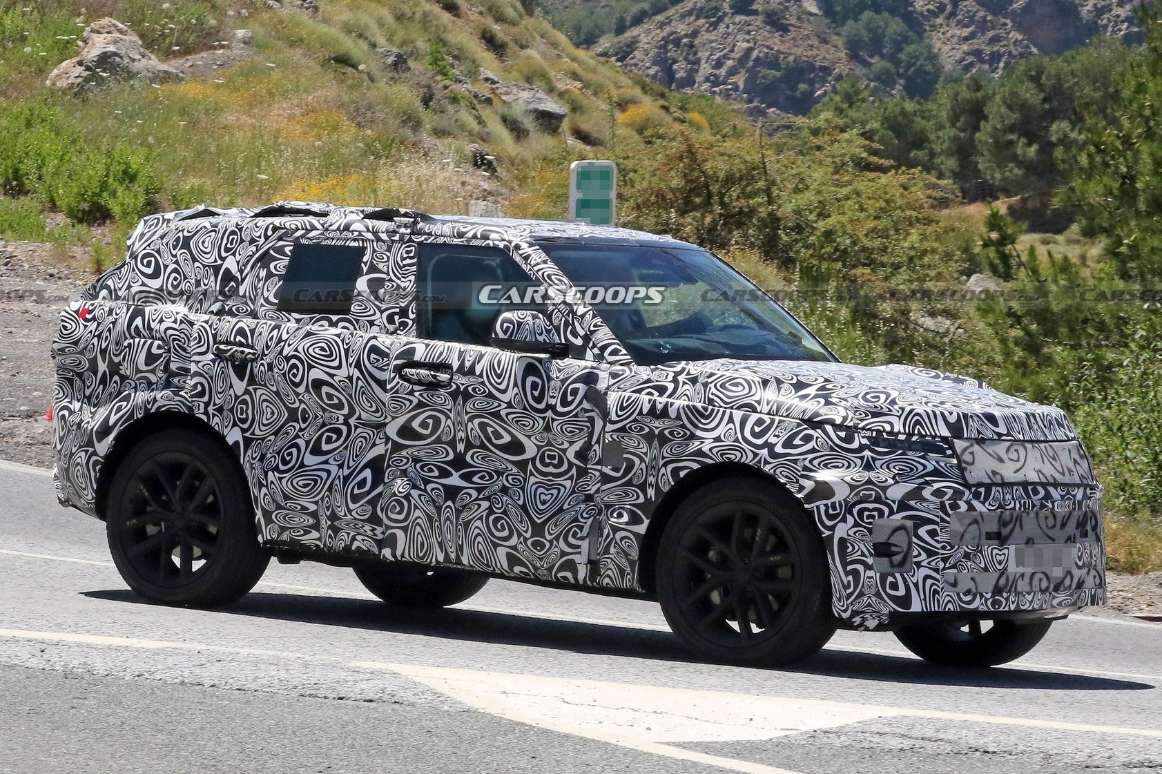 Range Rover Sport 2023 xuat hien tren duong hinh anh