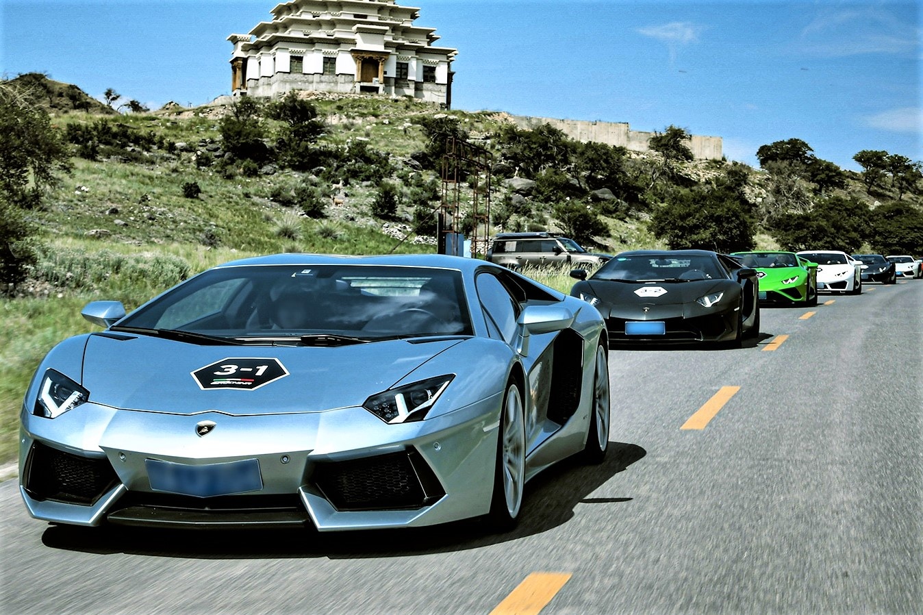 Hon 40 sieu xe Lamborghini tham du hanh trinh dai 800 km hinh anh