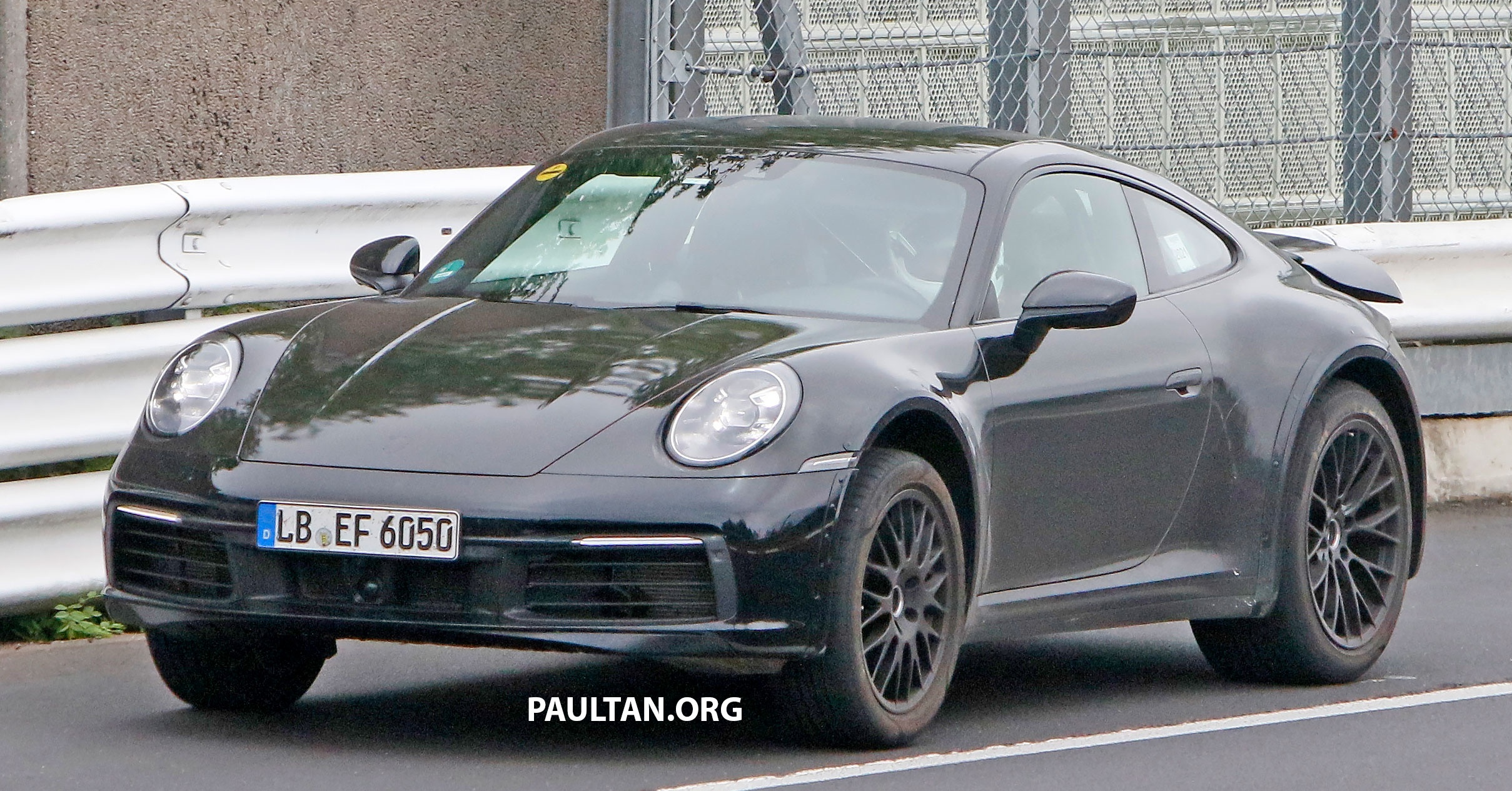 Porsche 911 phien ban gam cao lo dien anh 1