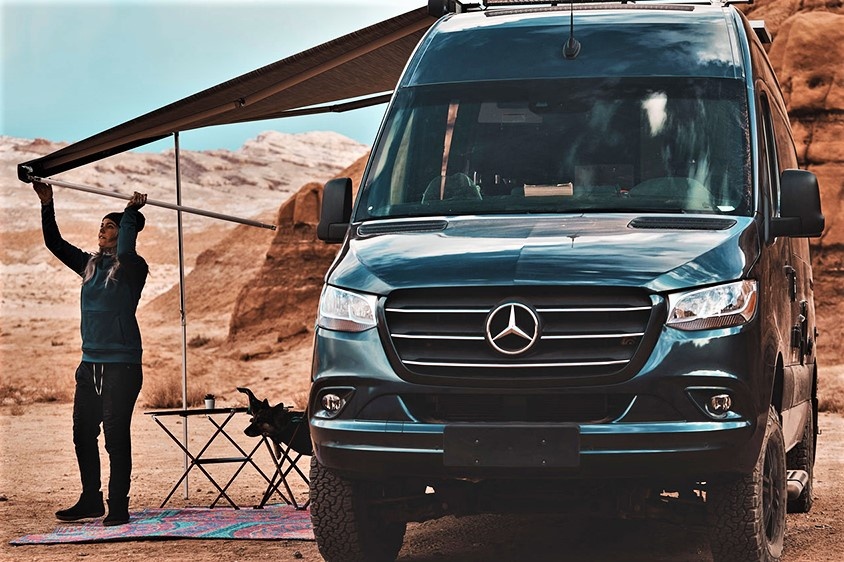 Mercedes-Benz Sprinter do phong cach nha di dong gia 150.000 USD hinh anh