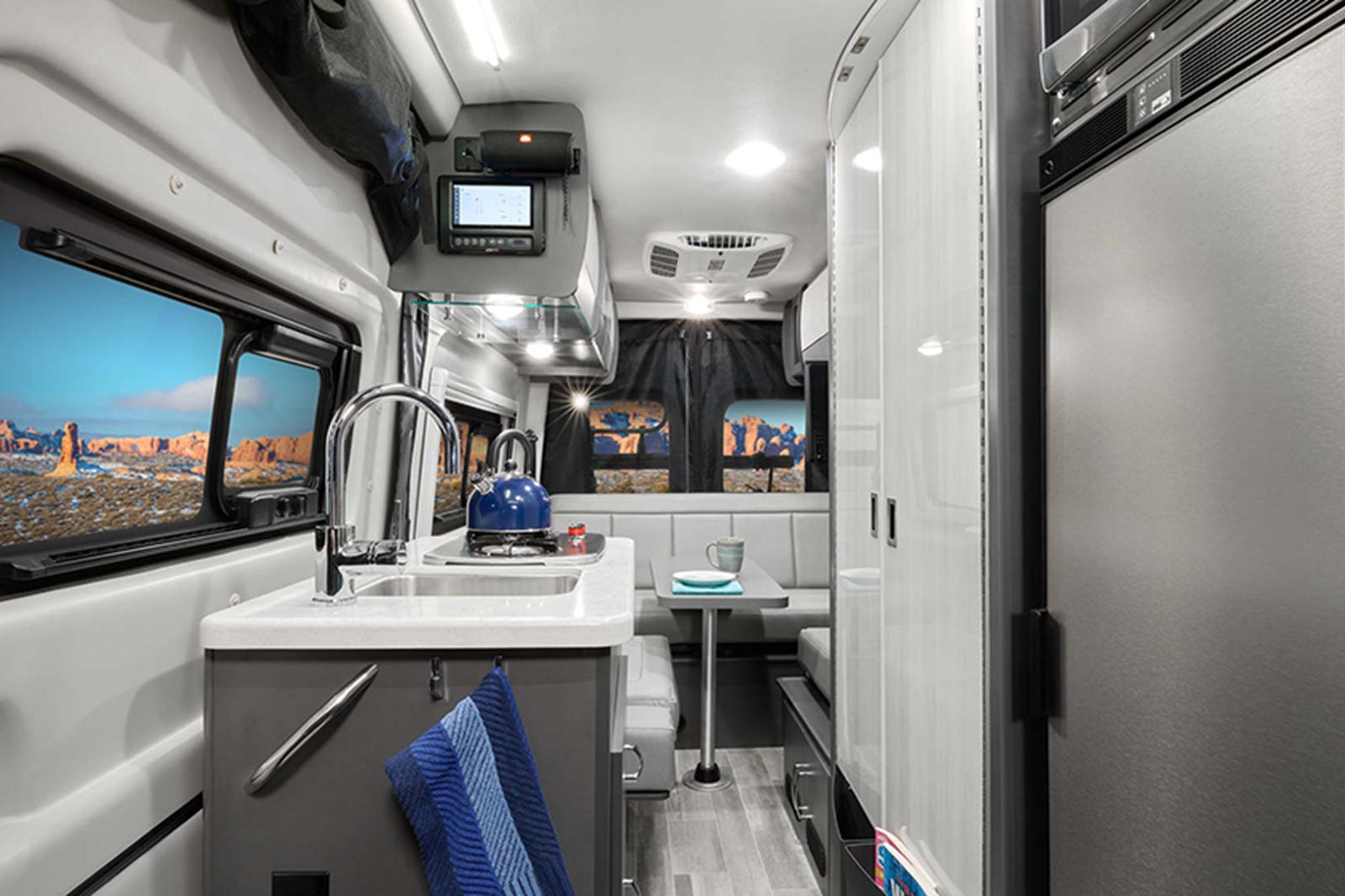 Mercedes-Benz Sprinter phong cách nhà di động ảnh 6 Mercedes-Benz Sprinter phong cach nha di dong anh 6