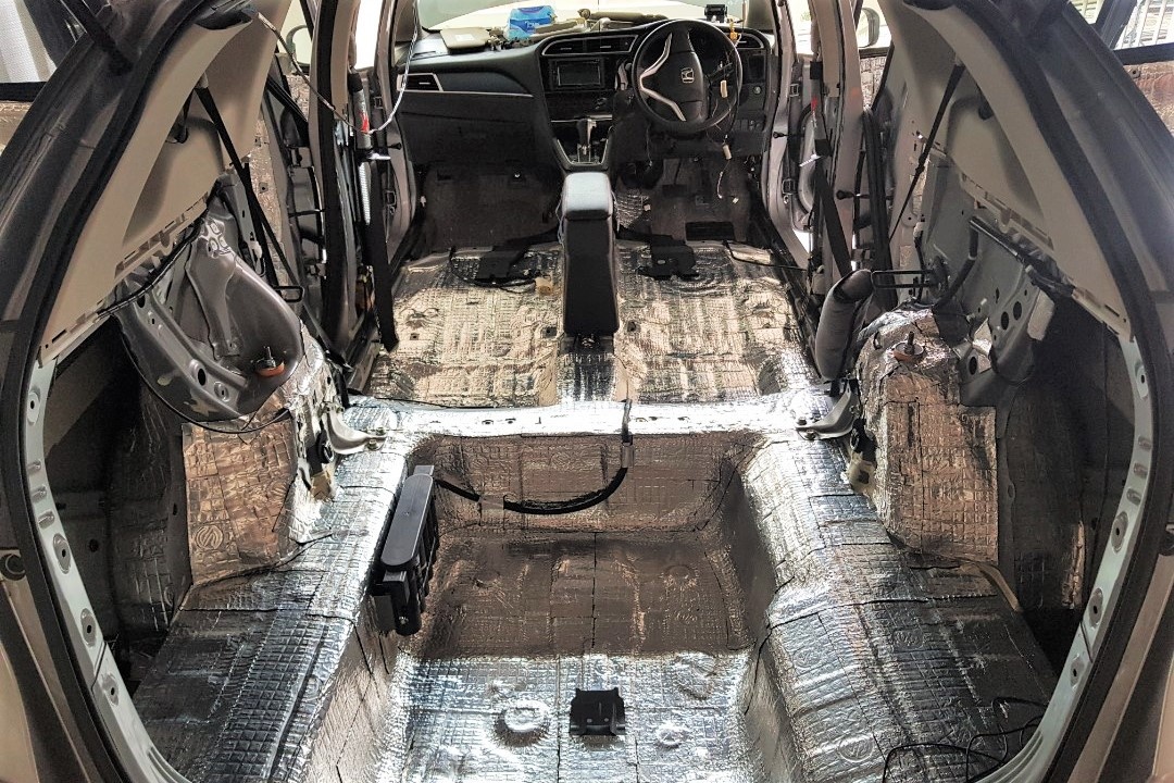 Toi dan cach am cho Hyundai Grand i10 co gay gi set xe khong? hinh anh